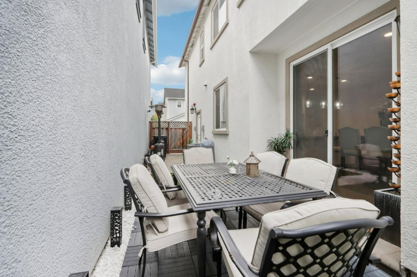 19307 Stonehenge Lane