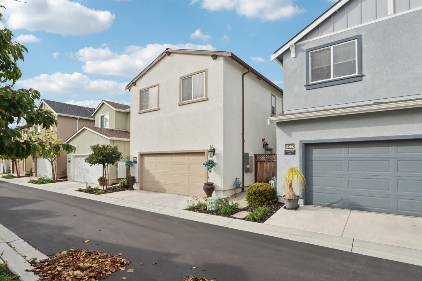 19307 Stonehenge LN