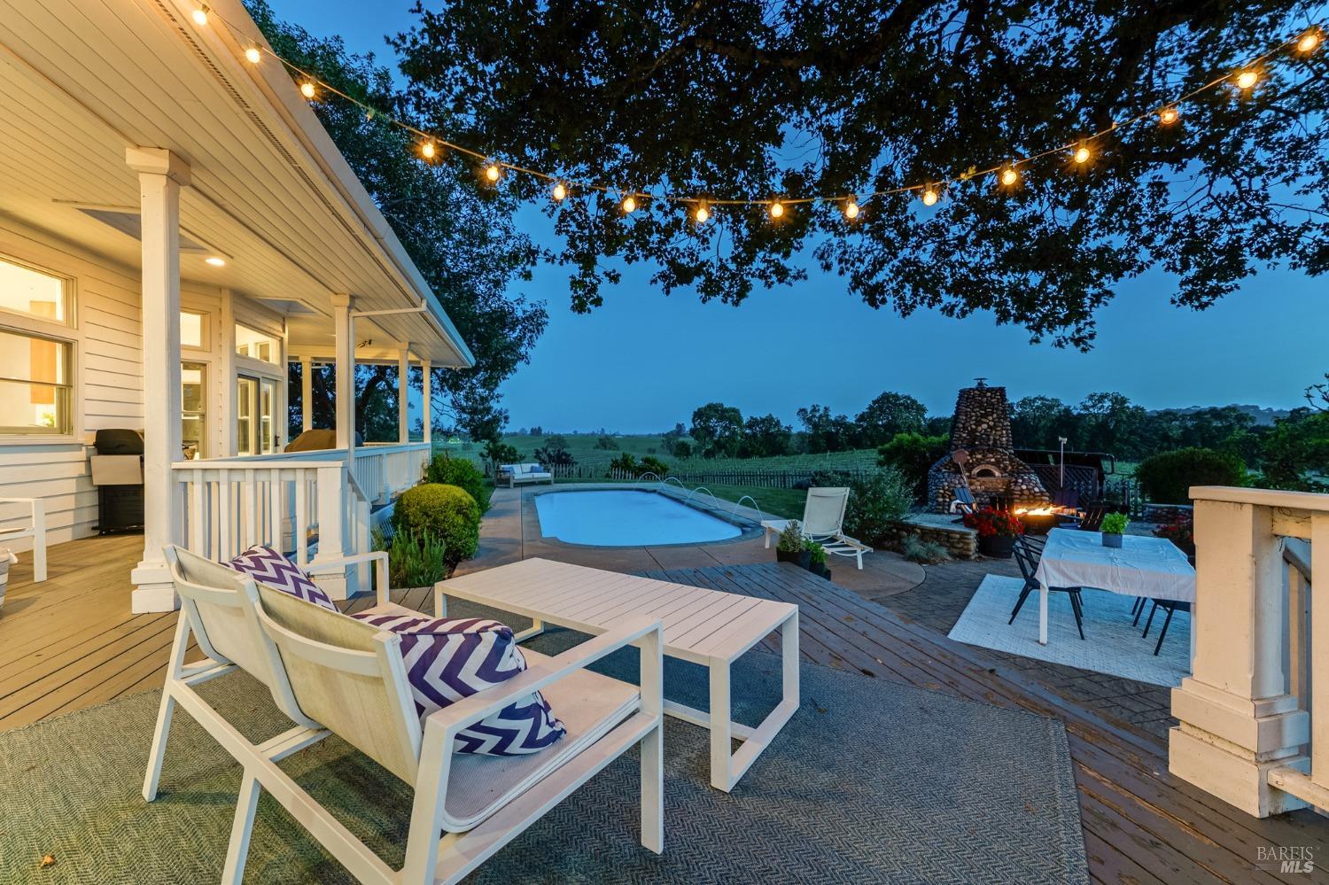 150 Old Vine Ln