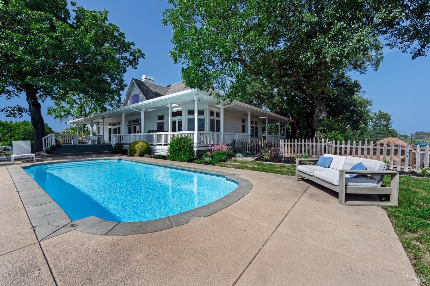 150 Old Vine Ln
