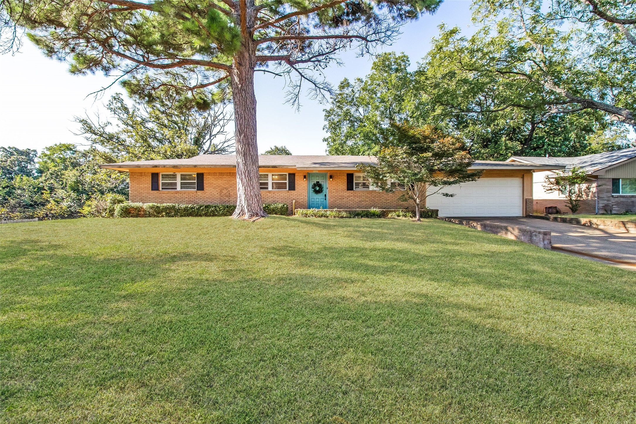 1600 W Murray Street