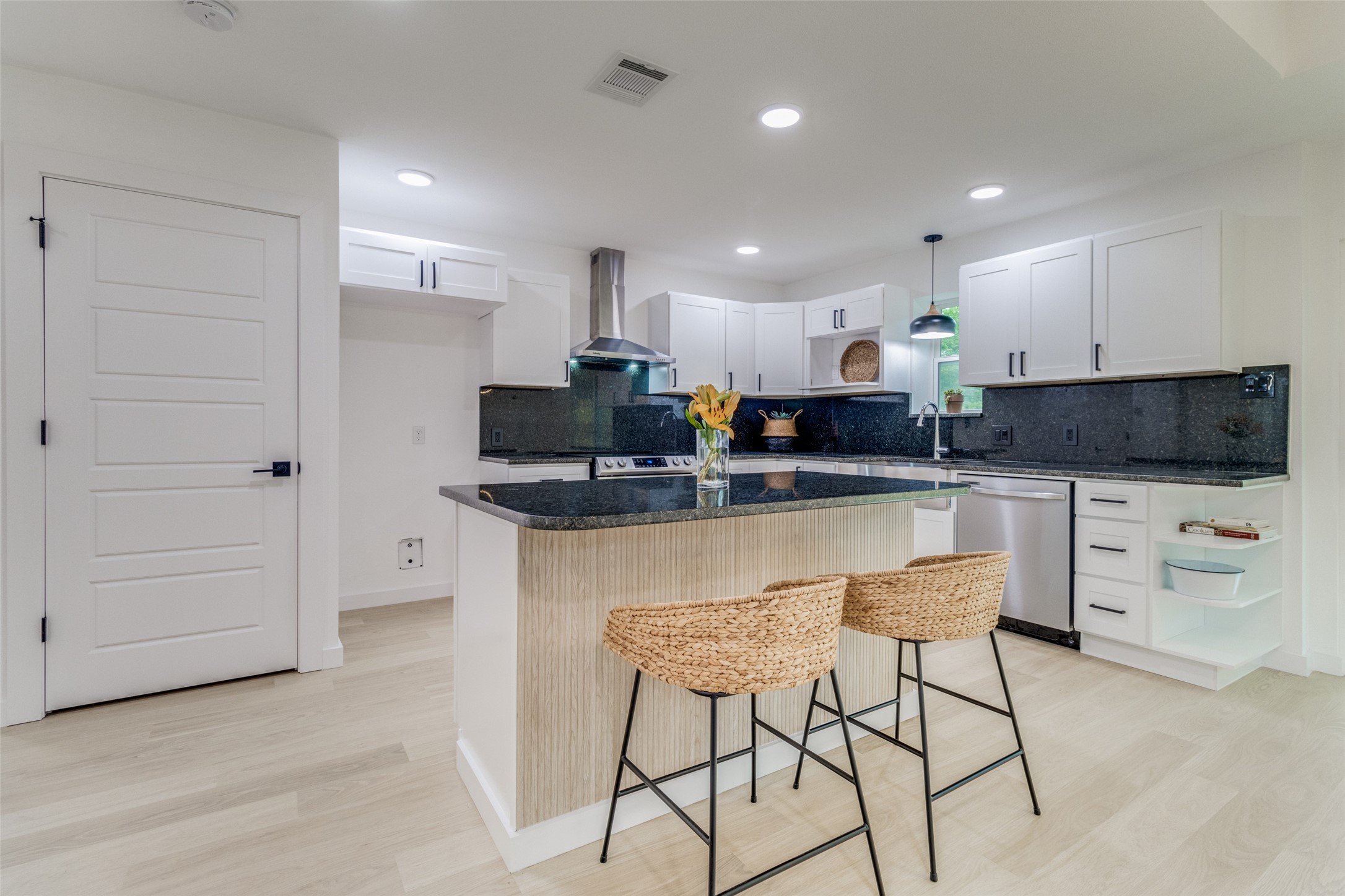 322 W Johnson Street