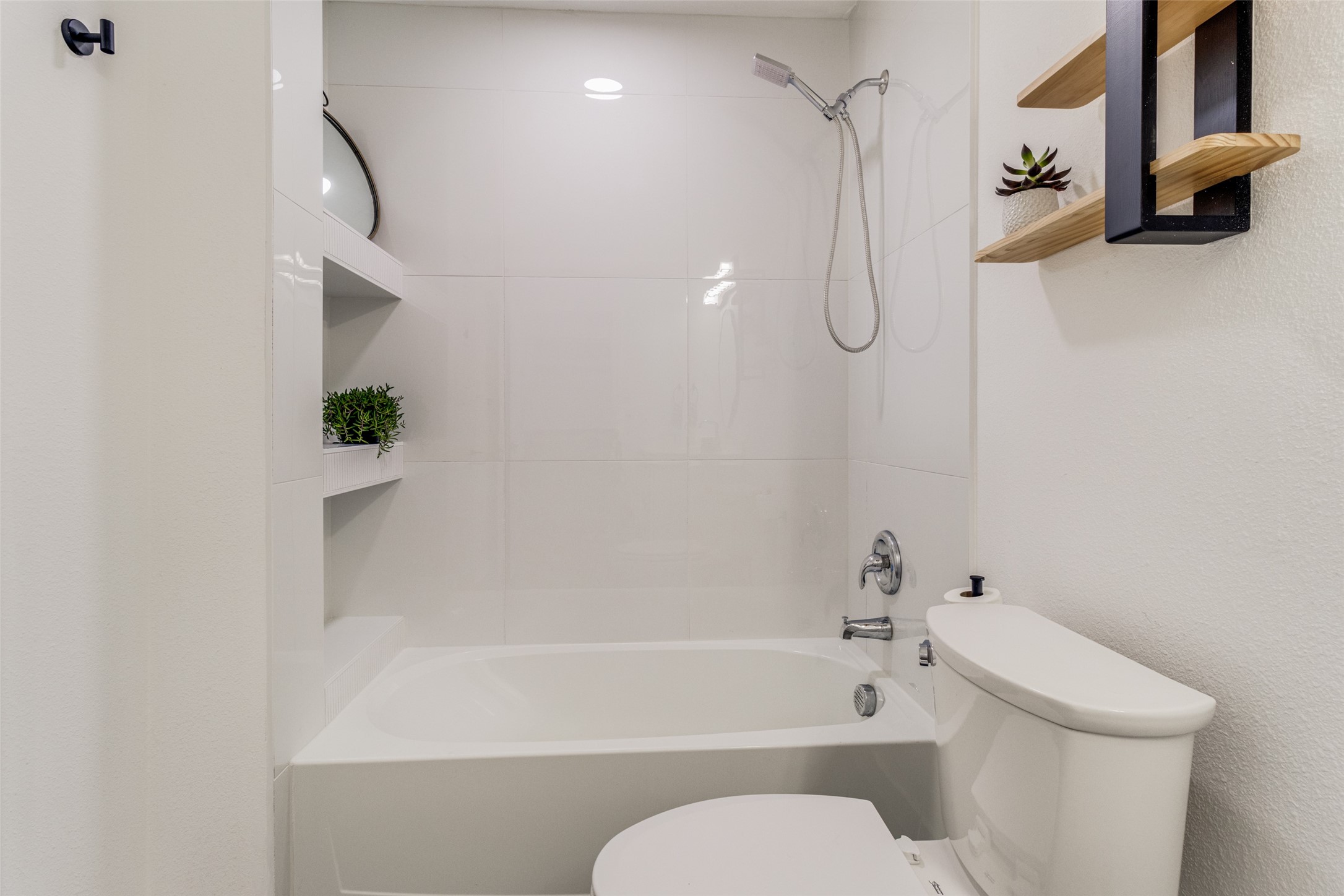 322 W Johnson Street