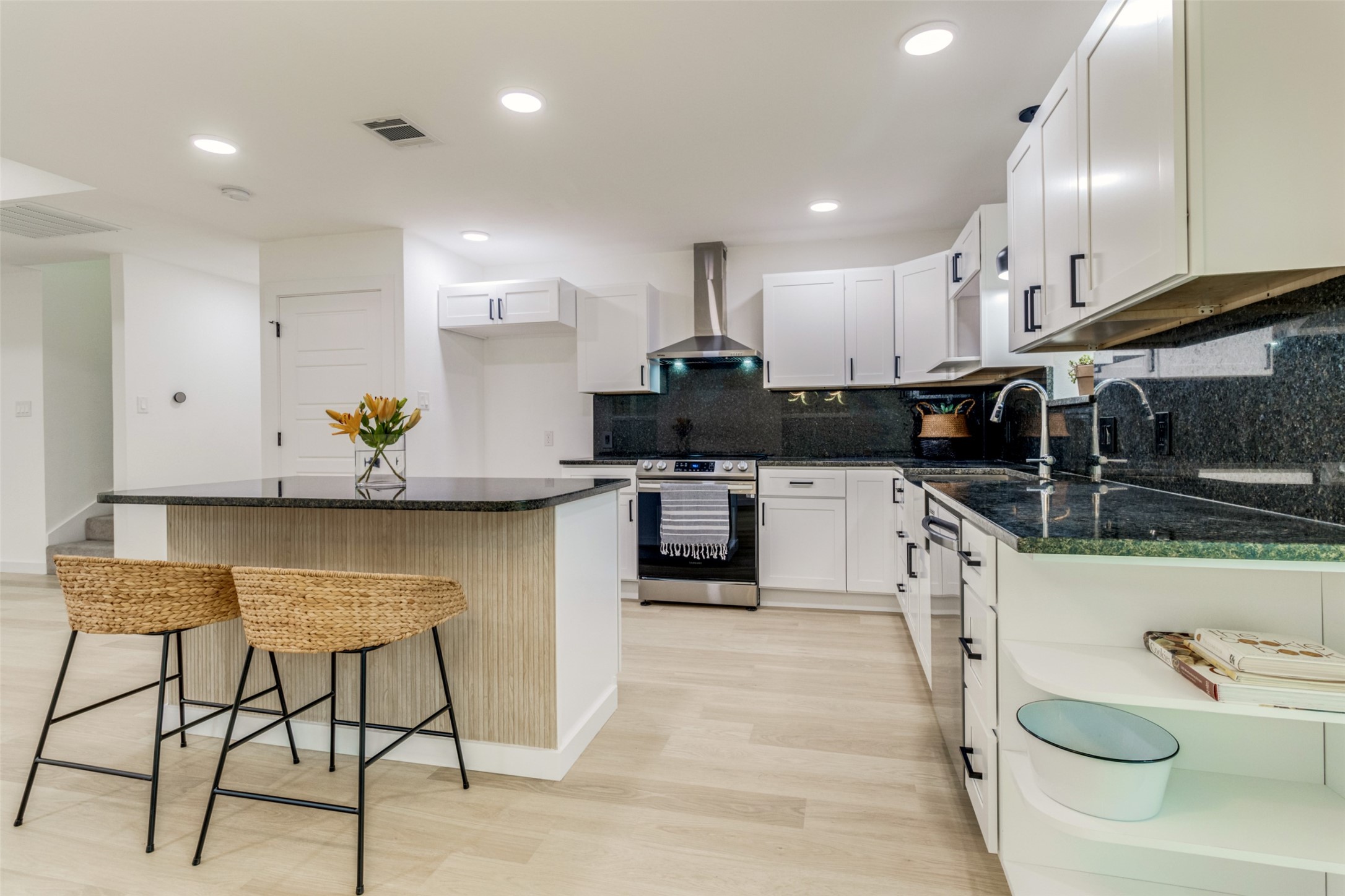 322 W Johnson Street