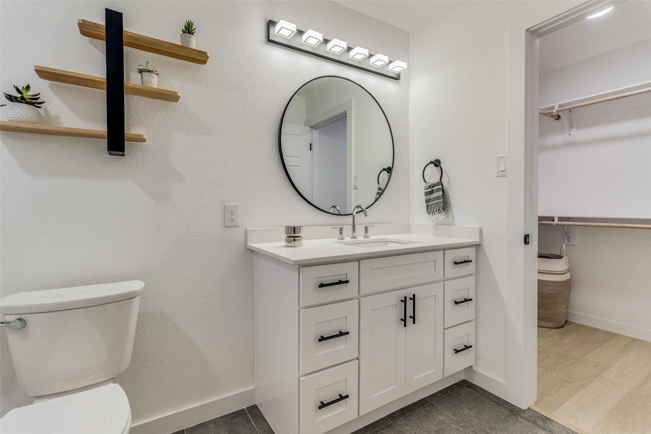 322 W Johnson Street