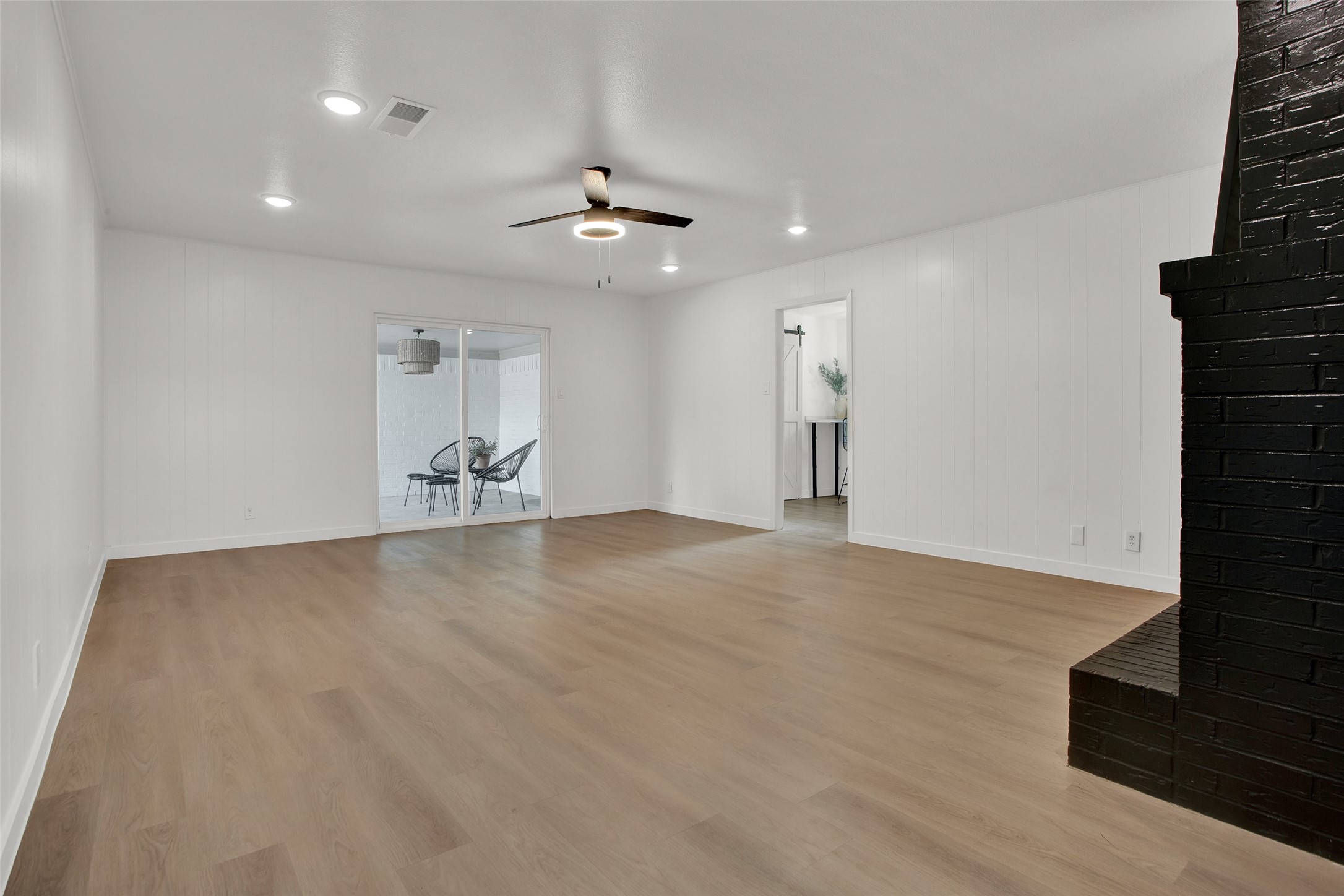 2910 W Crawford Street