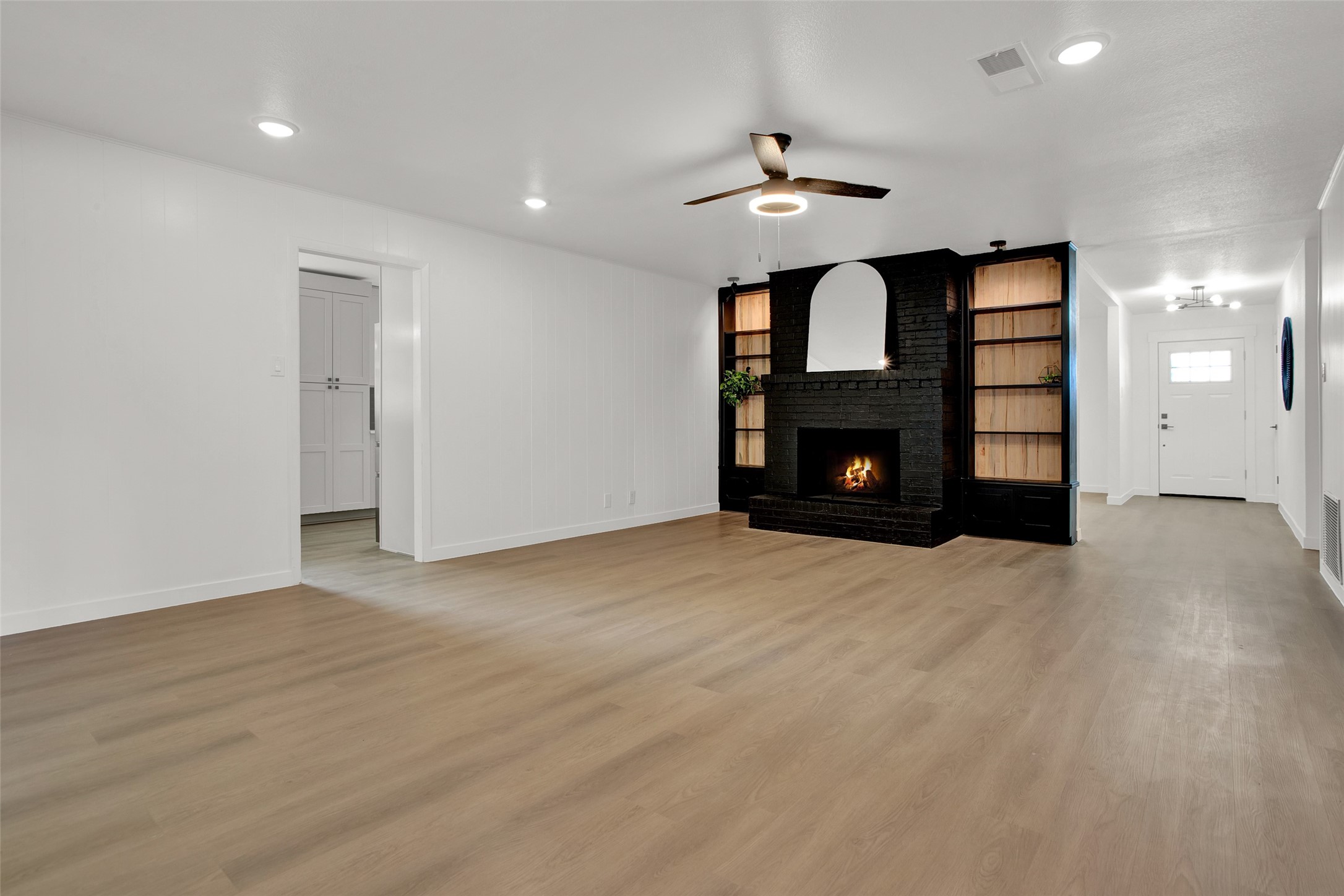 2910 W Crawford Street