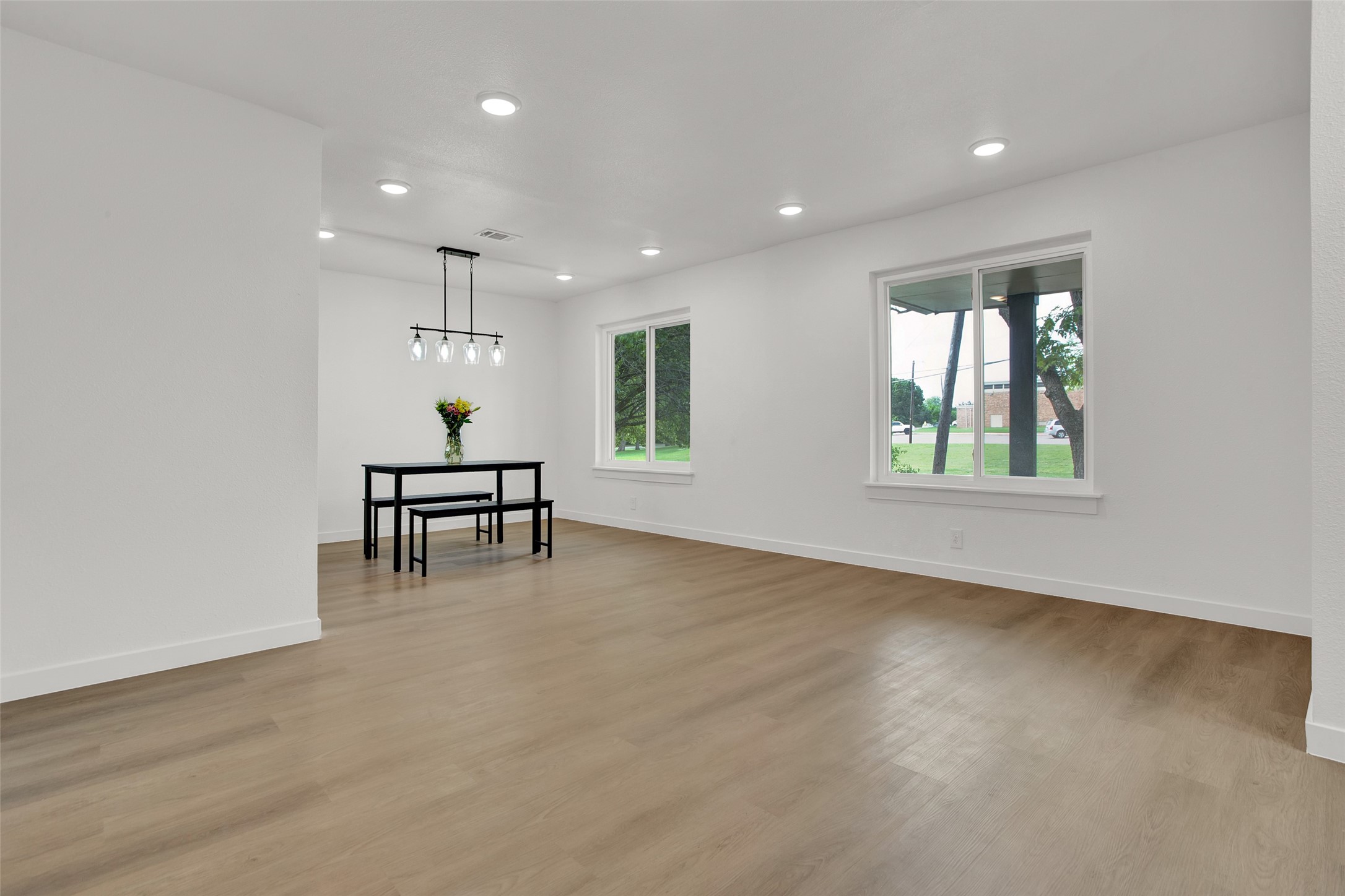 2910 W Crawford Street