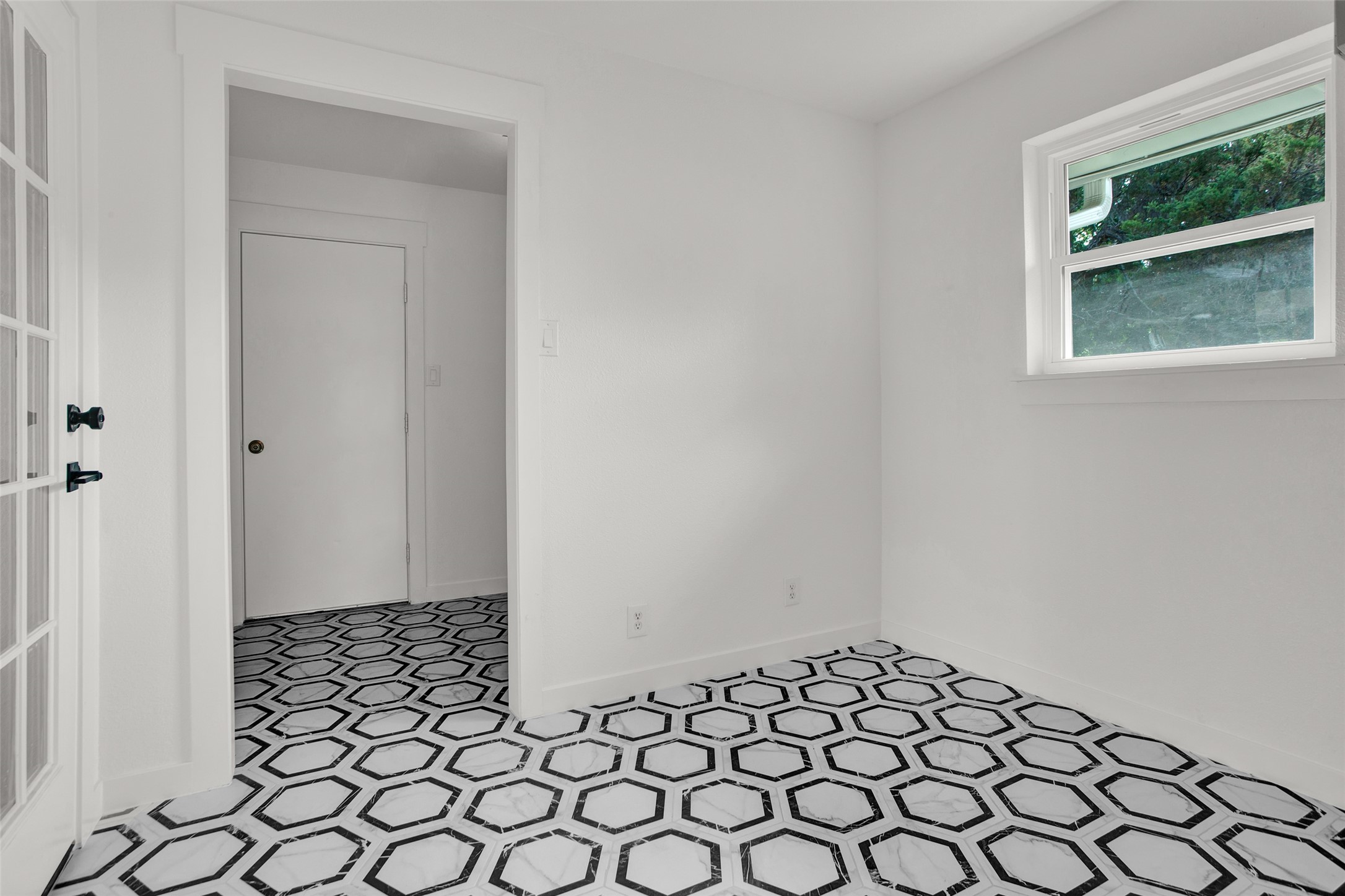 2910 W Crawford Street