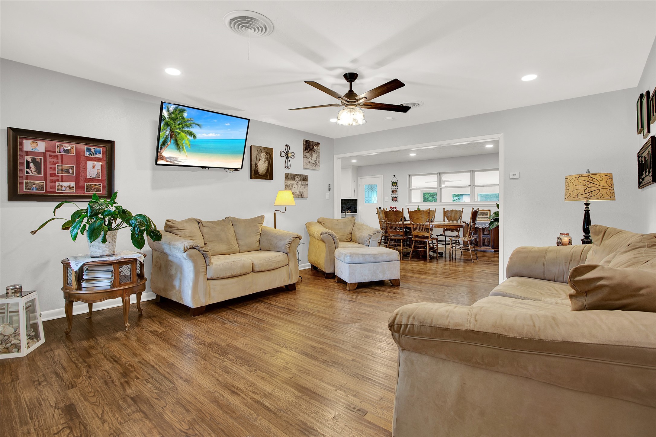 925 S Andrews Avenue