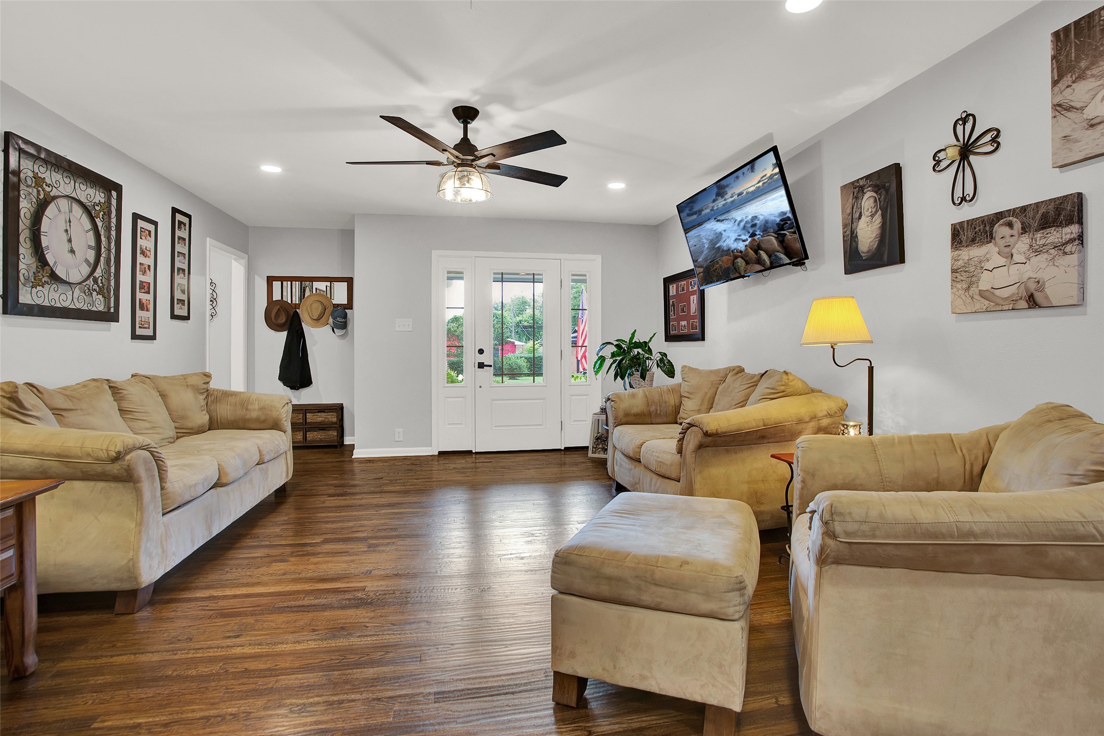 925 S Andrews Avenue