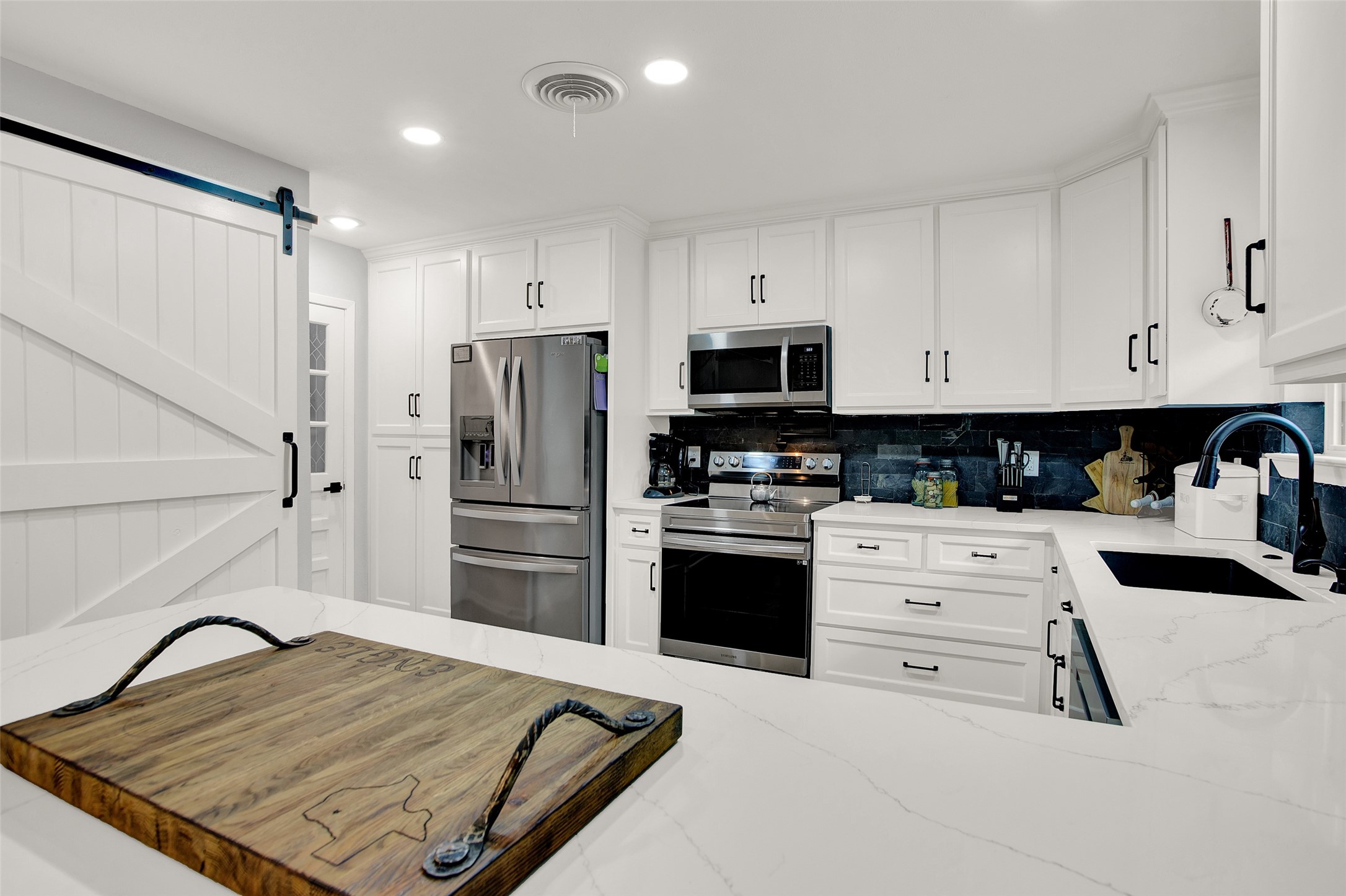 925 S Andrews Avenue