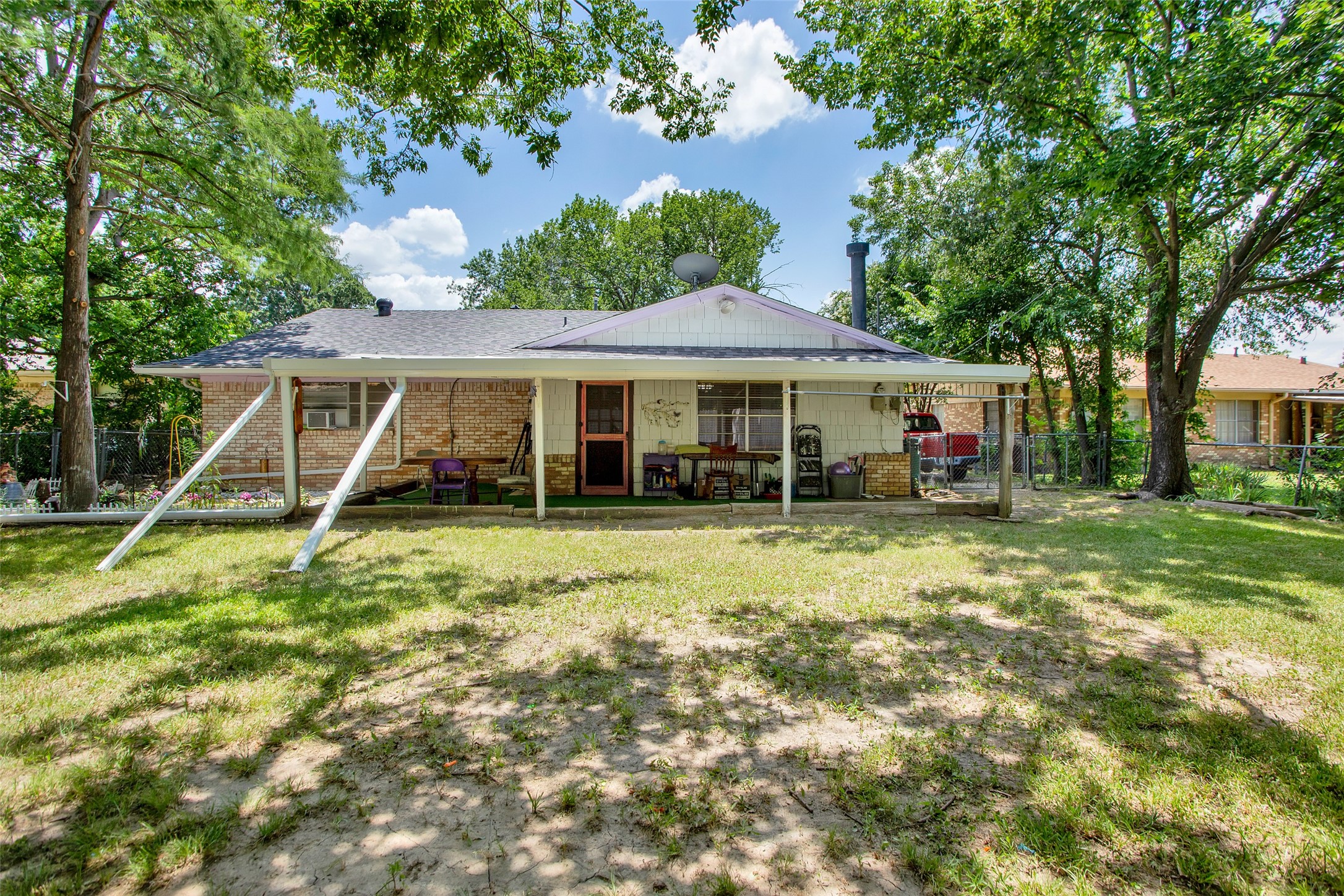 1817 W Belden Street