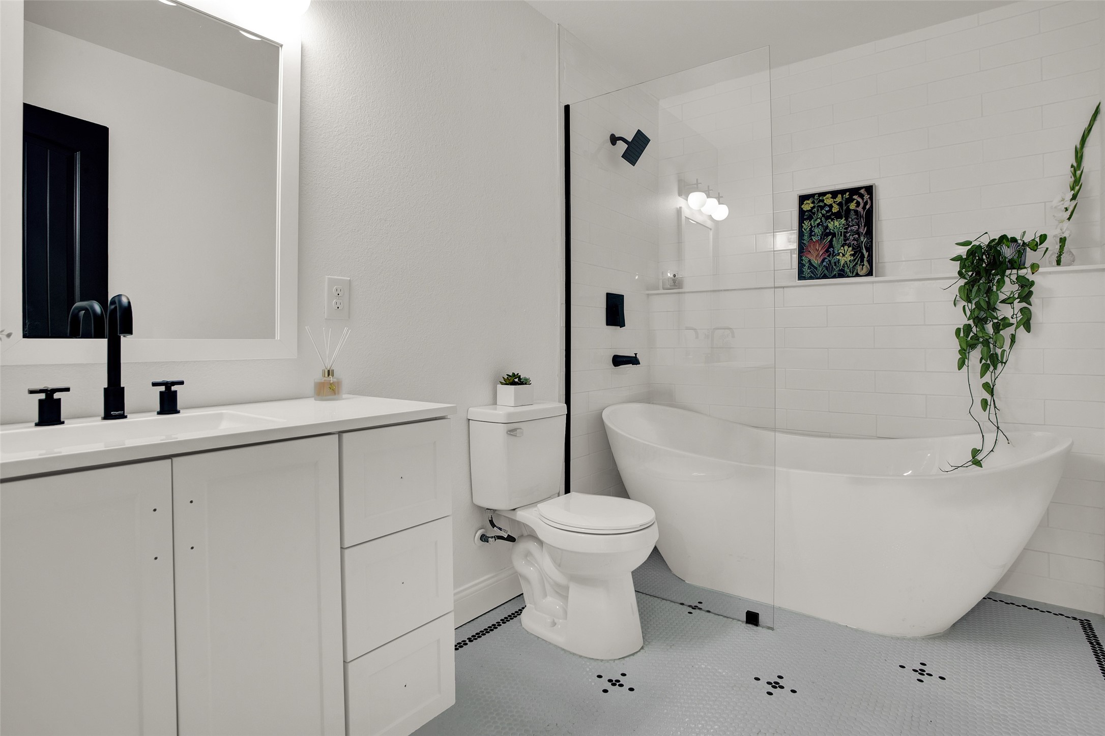 1209 W Woodard Street