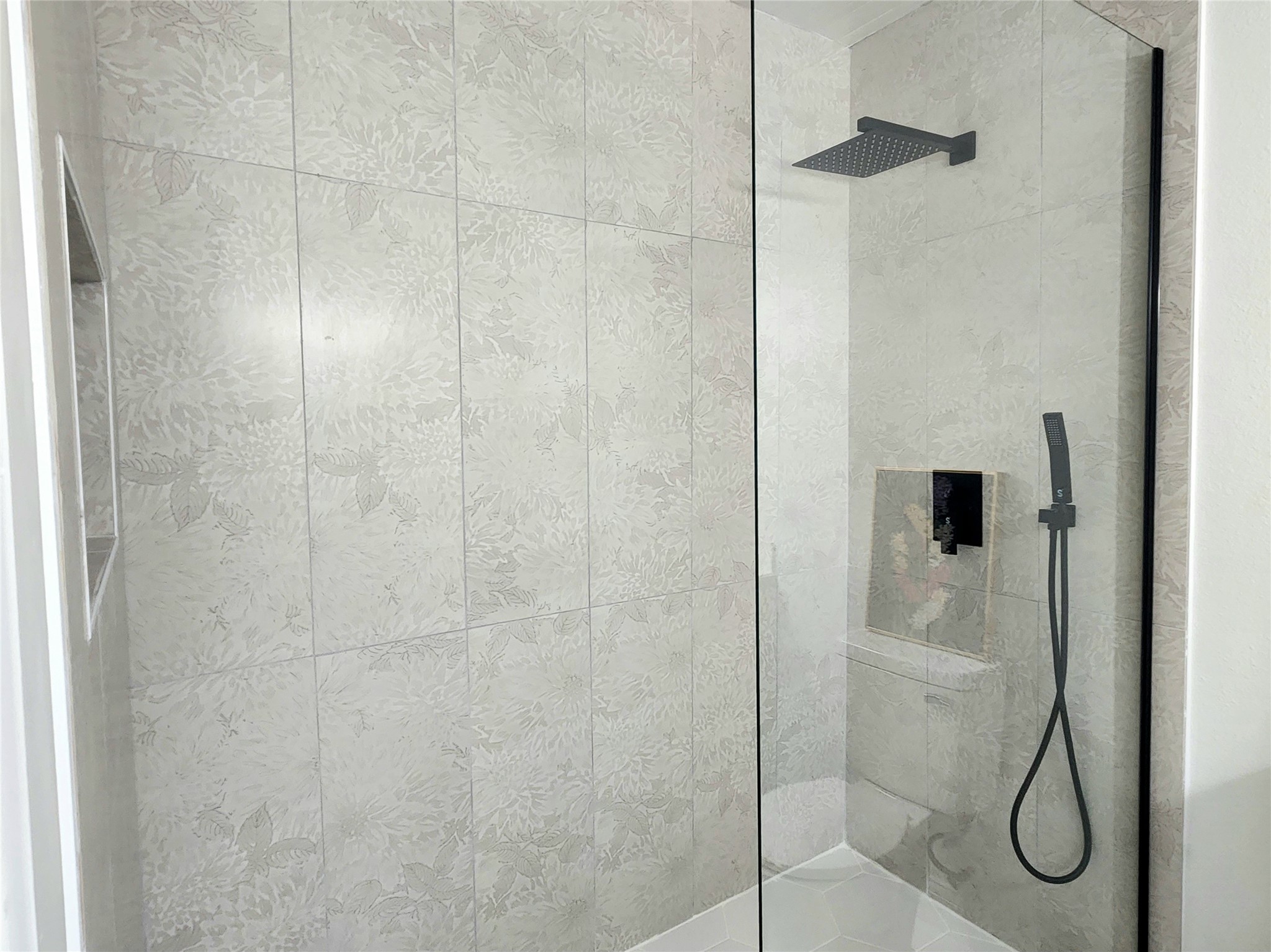 1209 W Woodard Street