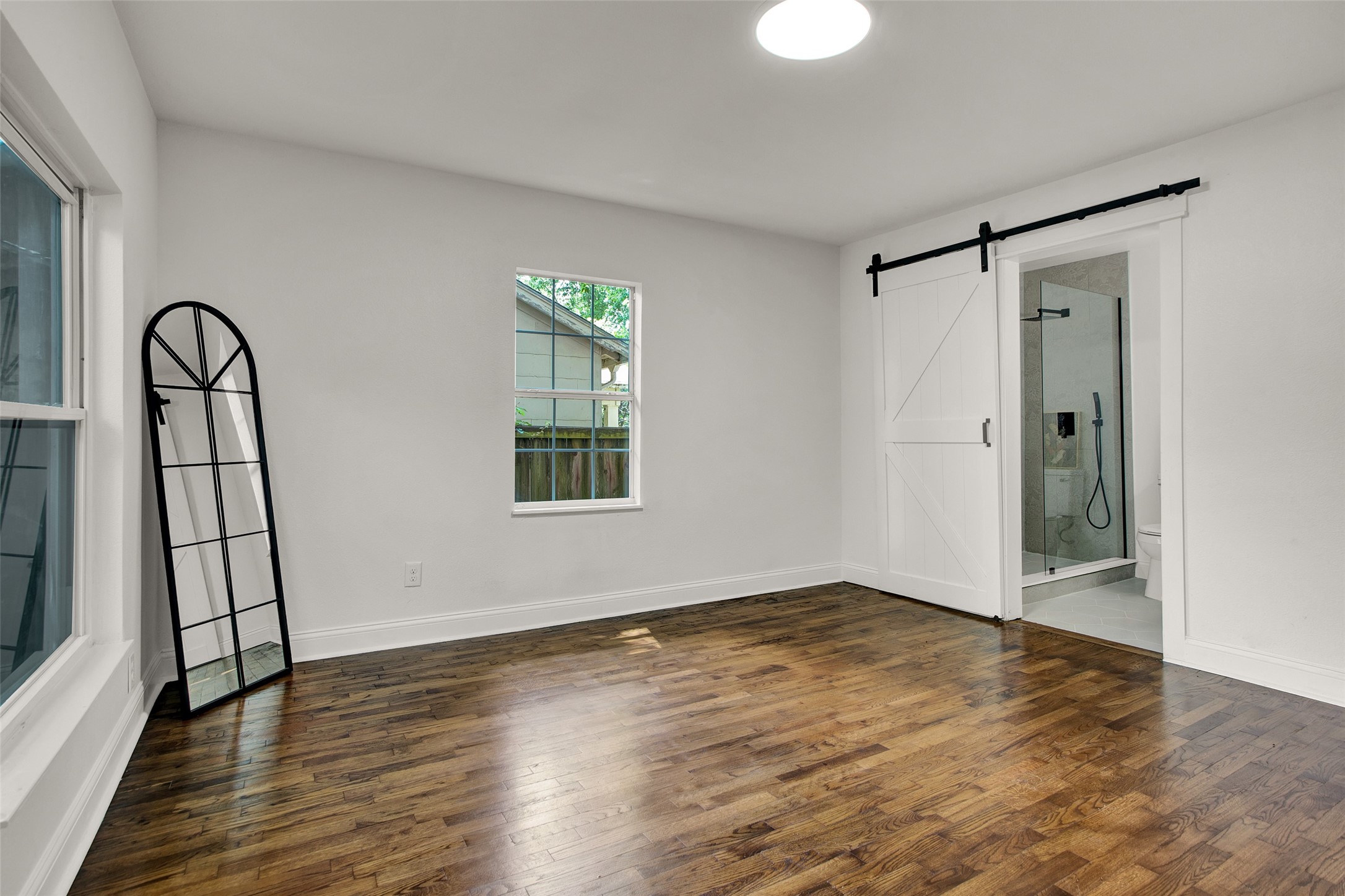 1209 W Woodard Street