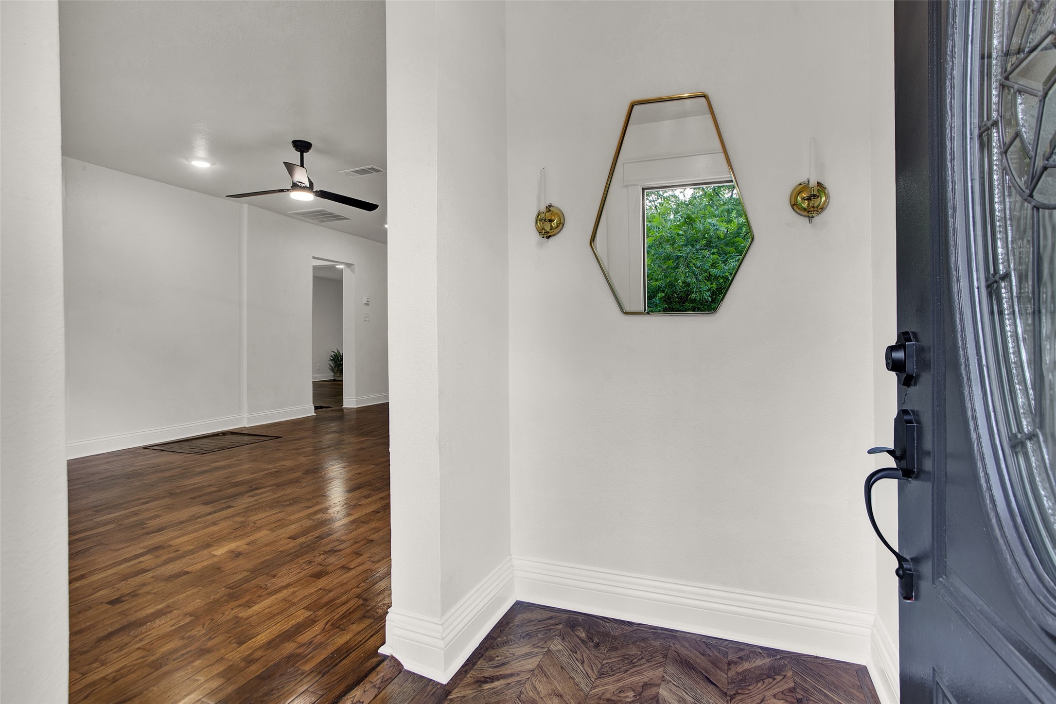 1209 W Woodard Street