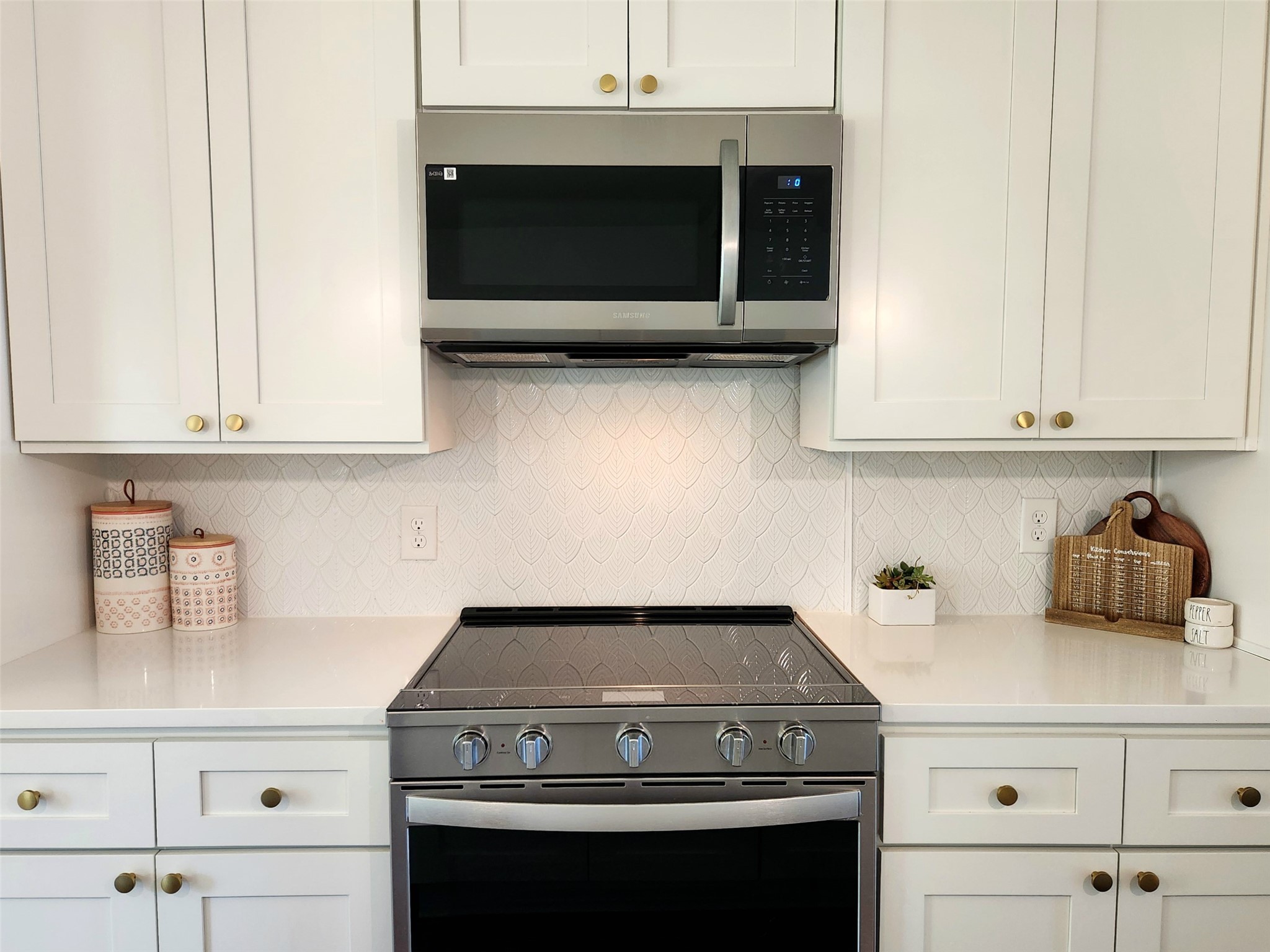 1209 W Woodard Street