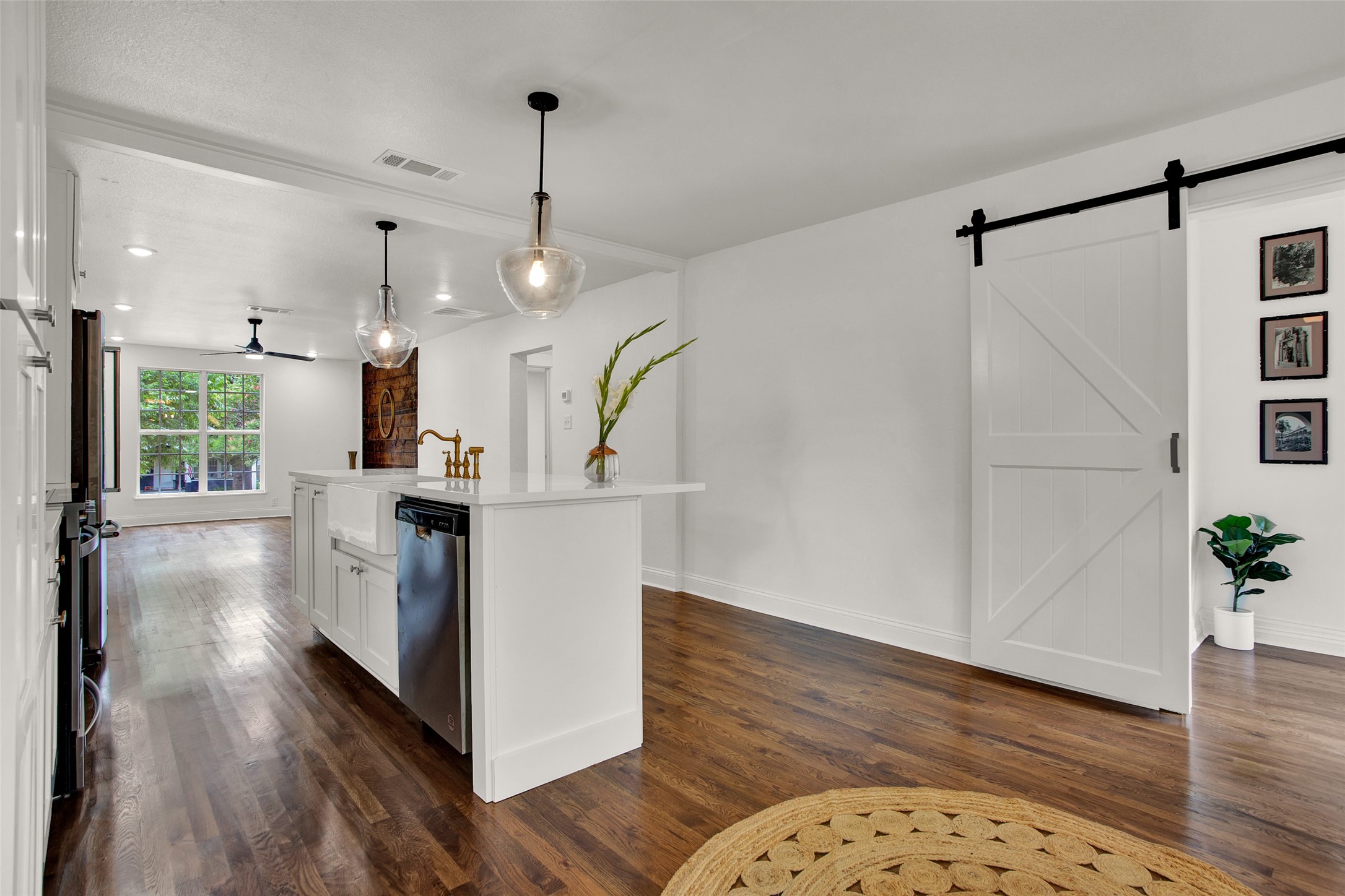 1209 W Woodard Street