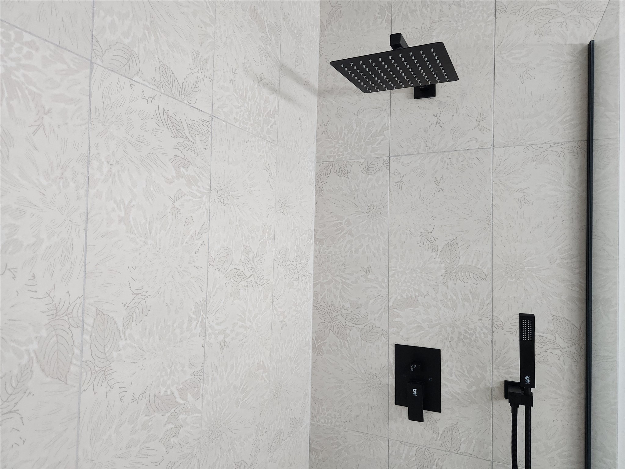 1209 W Woodard Street