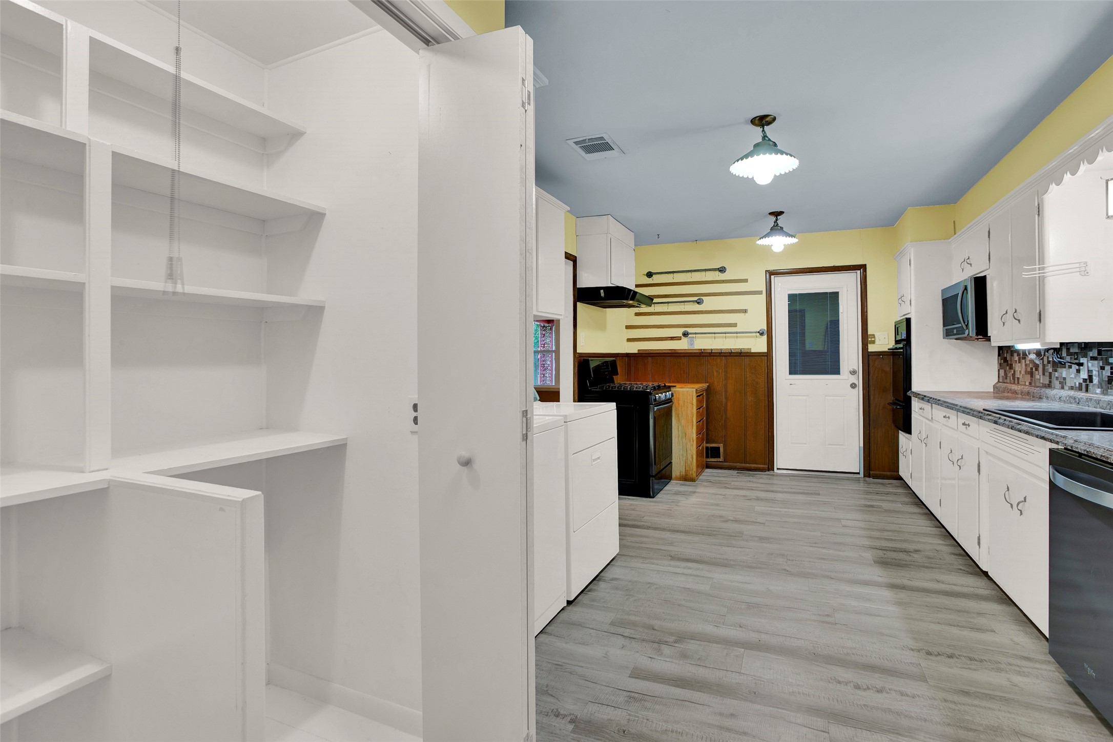 905 S Andrews Avenue