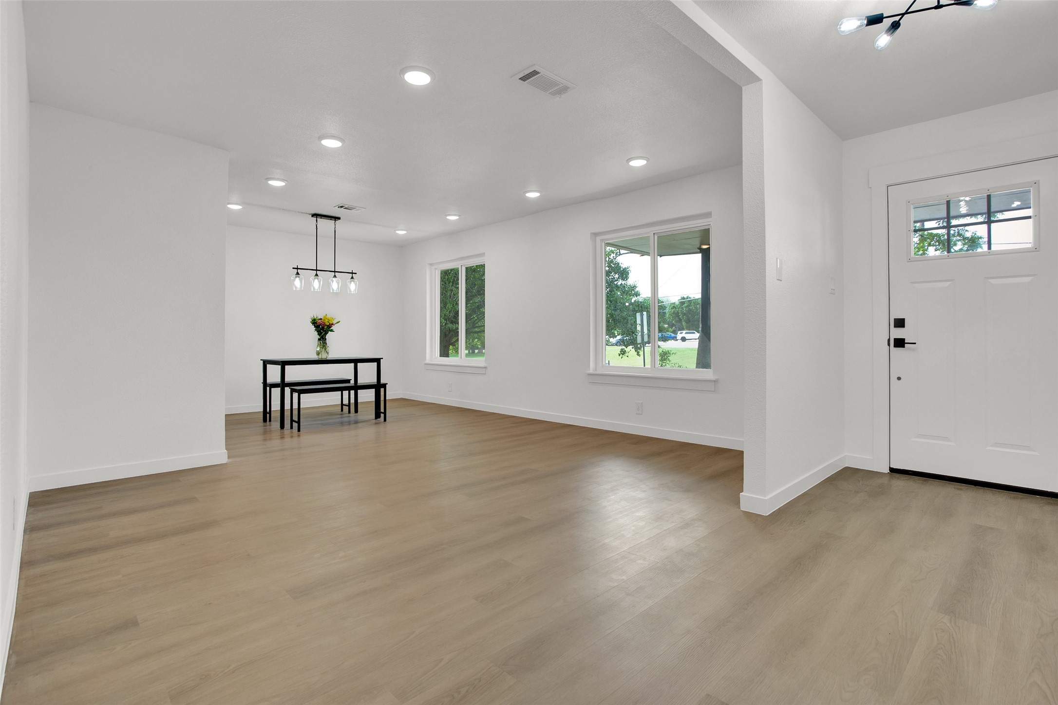 2910 W Crawford Street