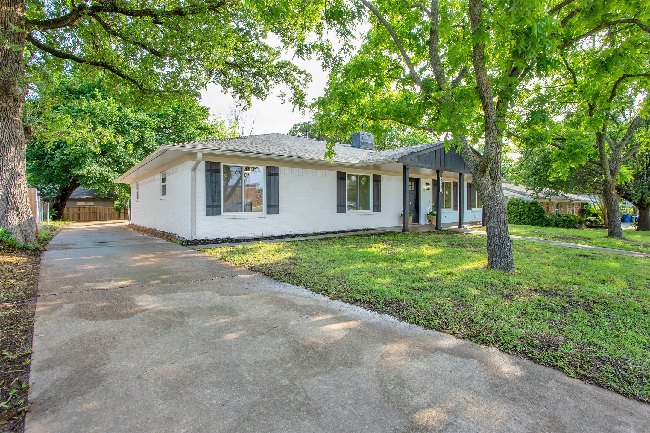 2910 W Crawford Street