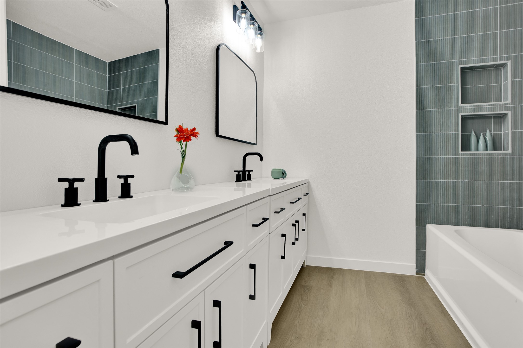 2910 W Crawford Street