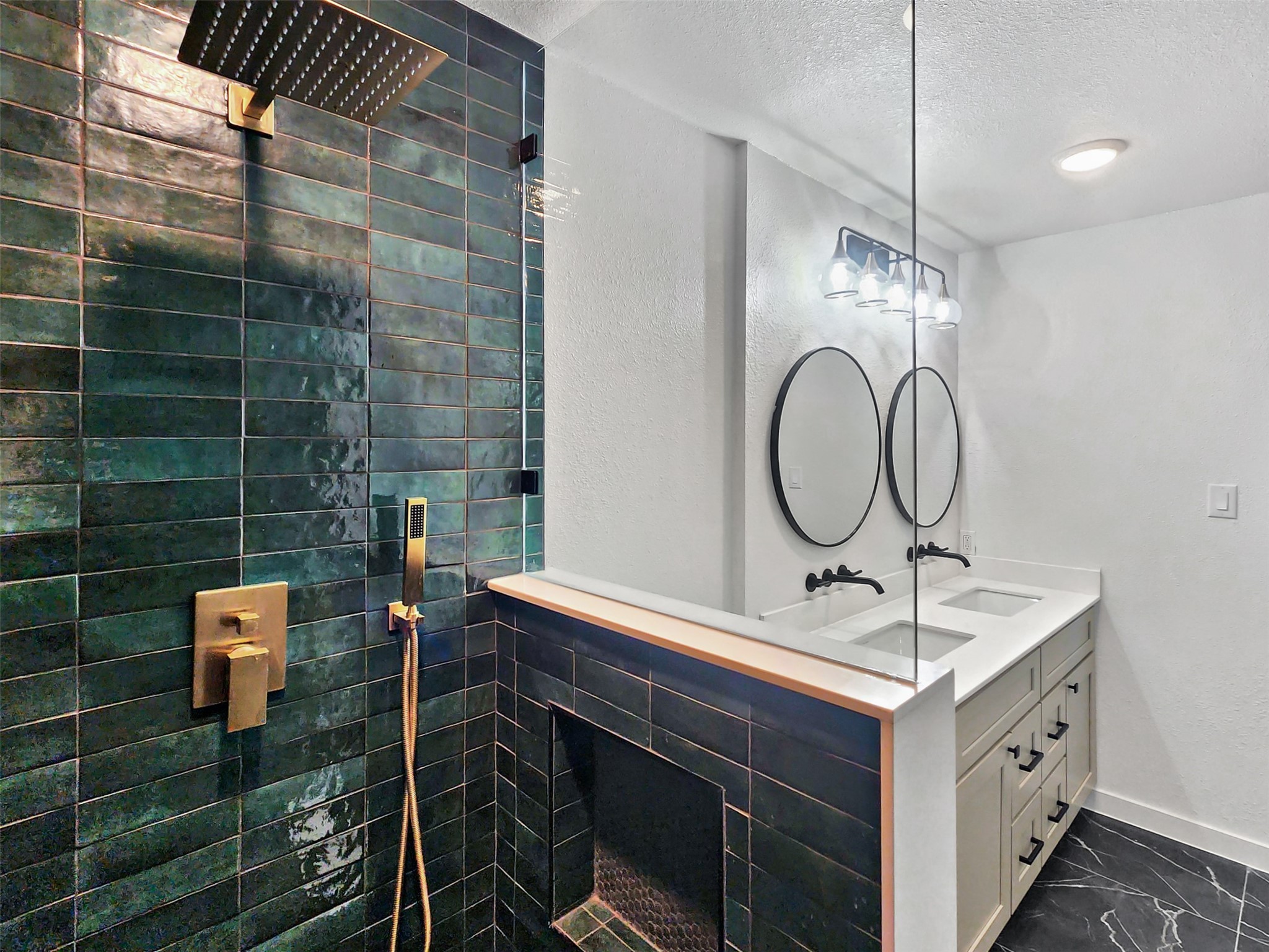 2910 W Crawford Street