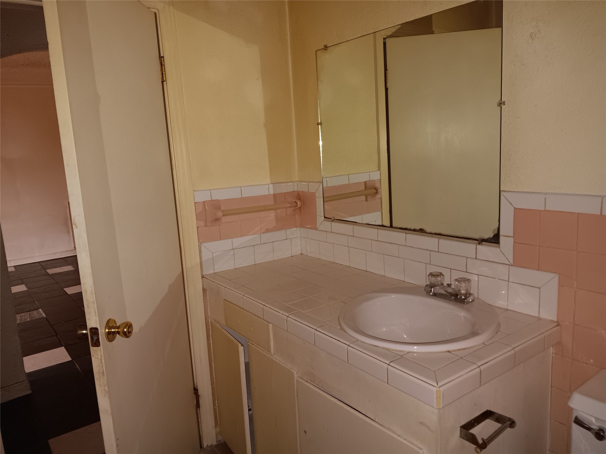 1609 W Woodard Street