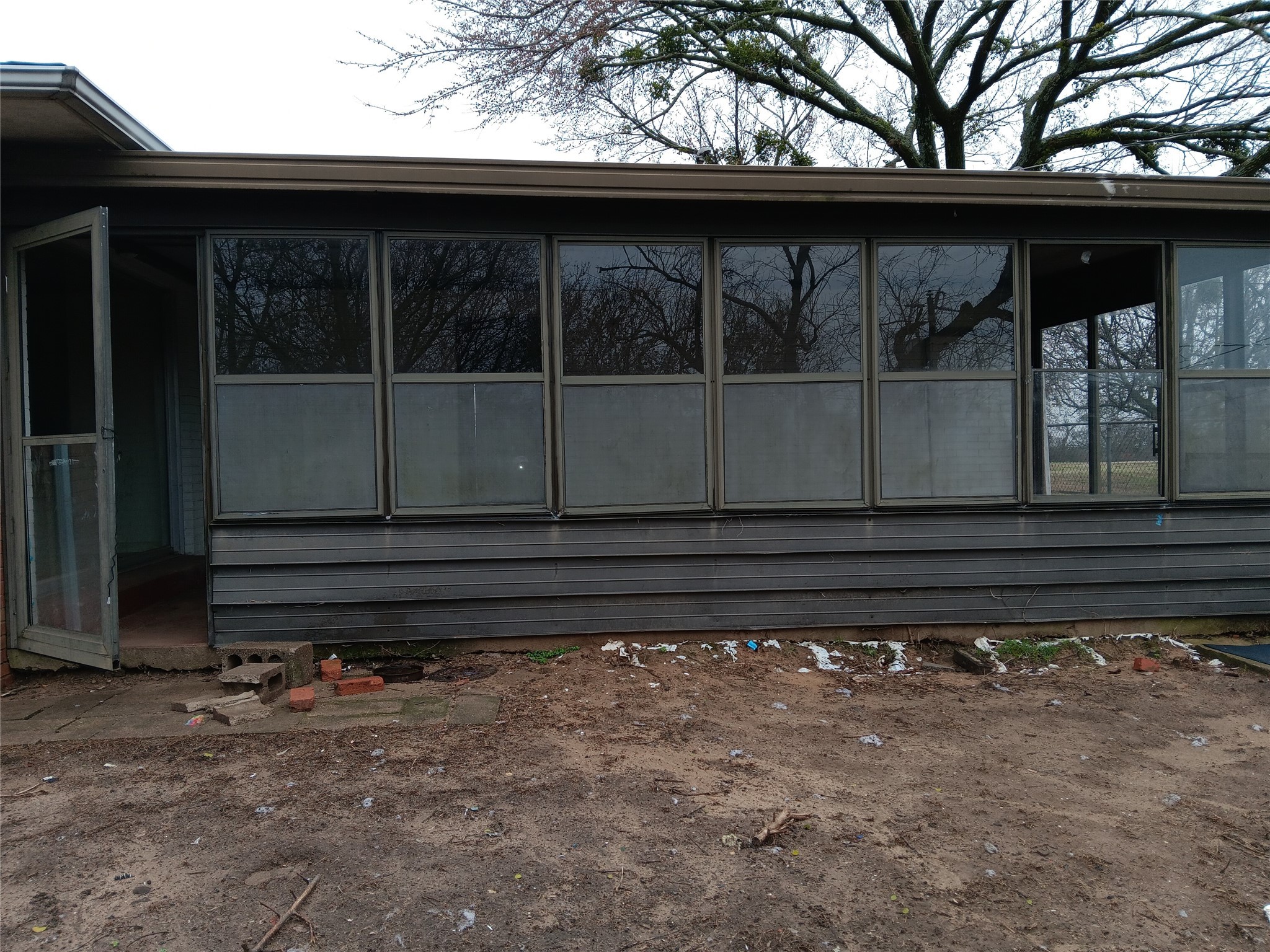 1609 W Woodard Street