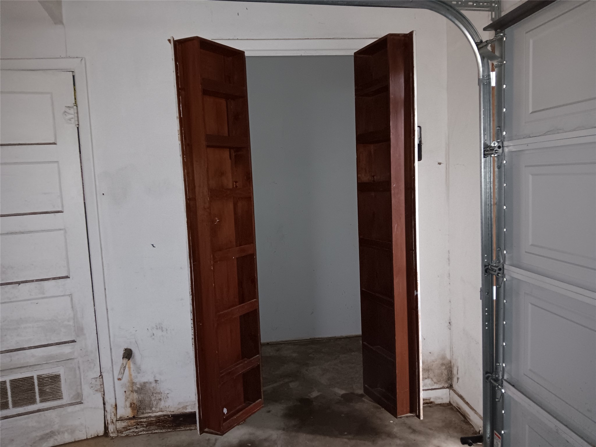 1609 W Woodard Street