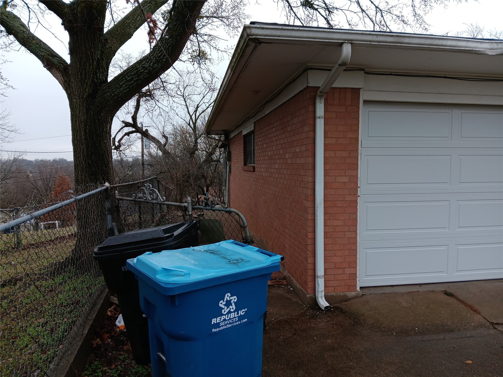 1609 W Woodard Street