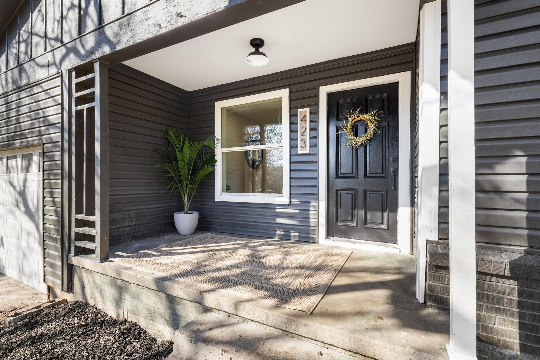 423 E Washington Street