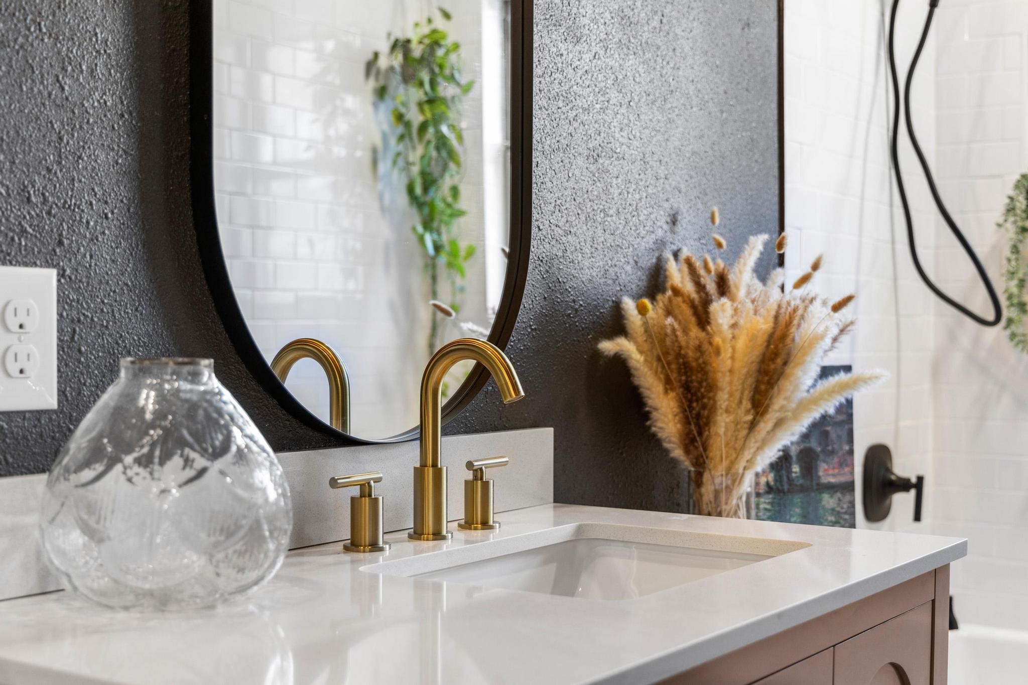 423 E Washington Street