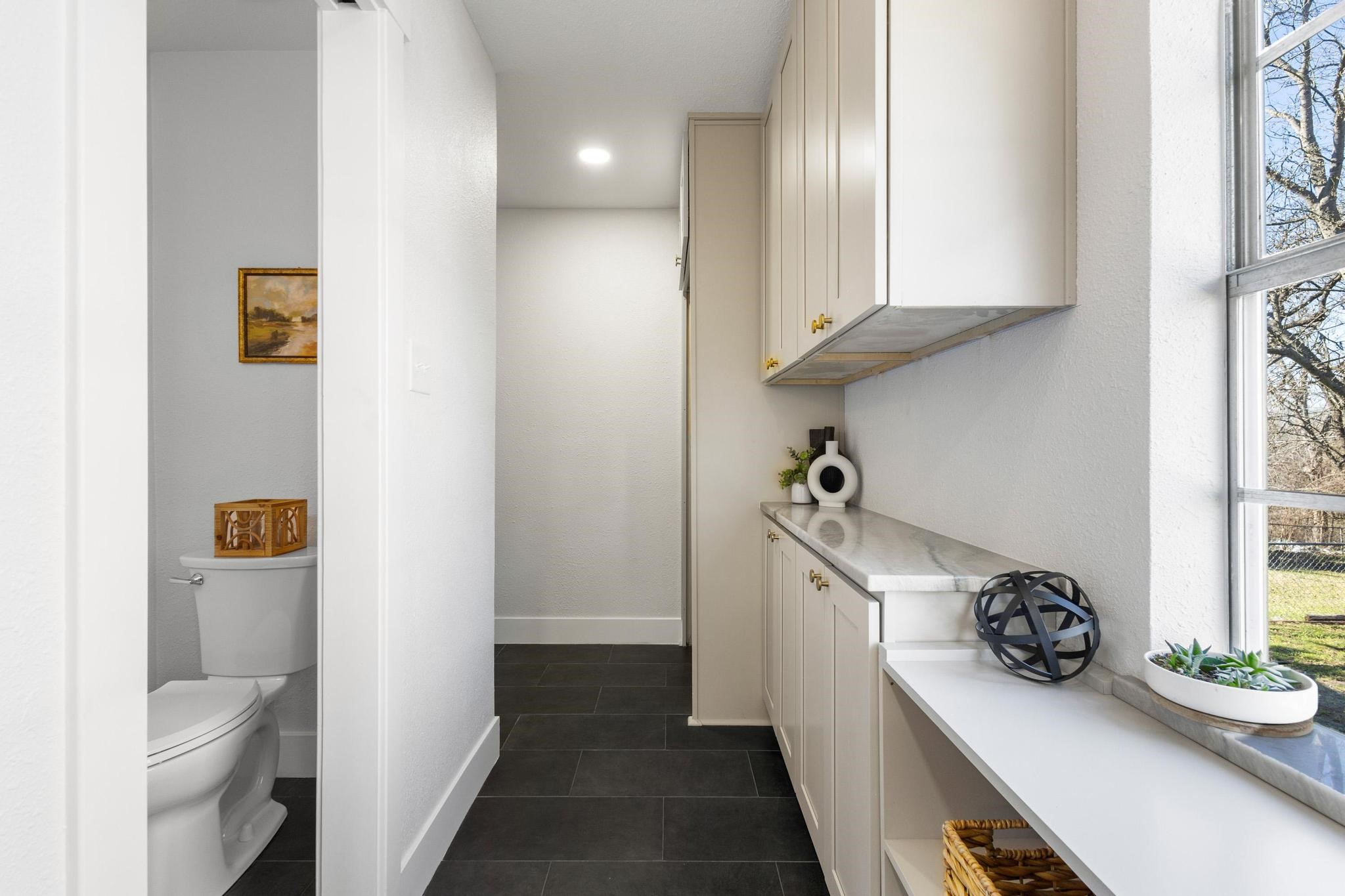 423 E Washington Street