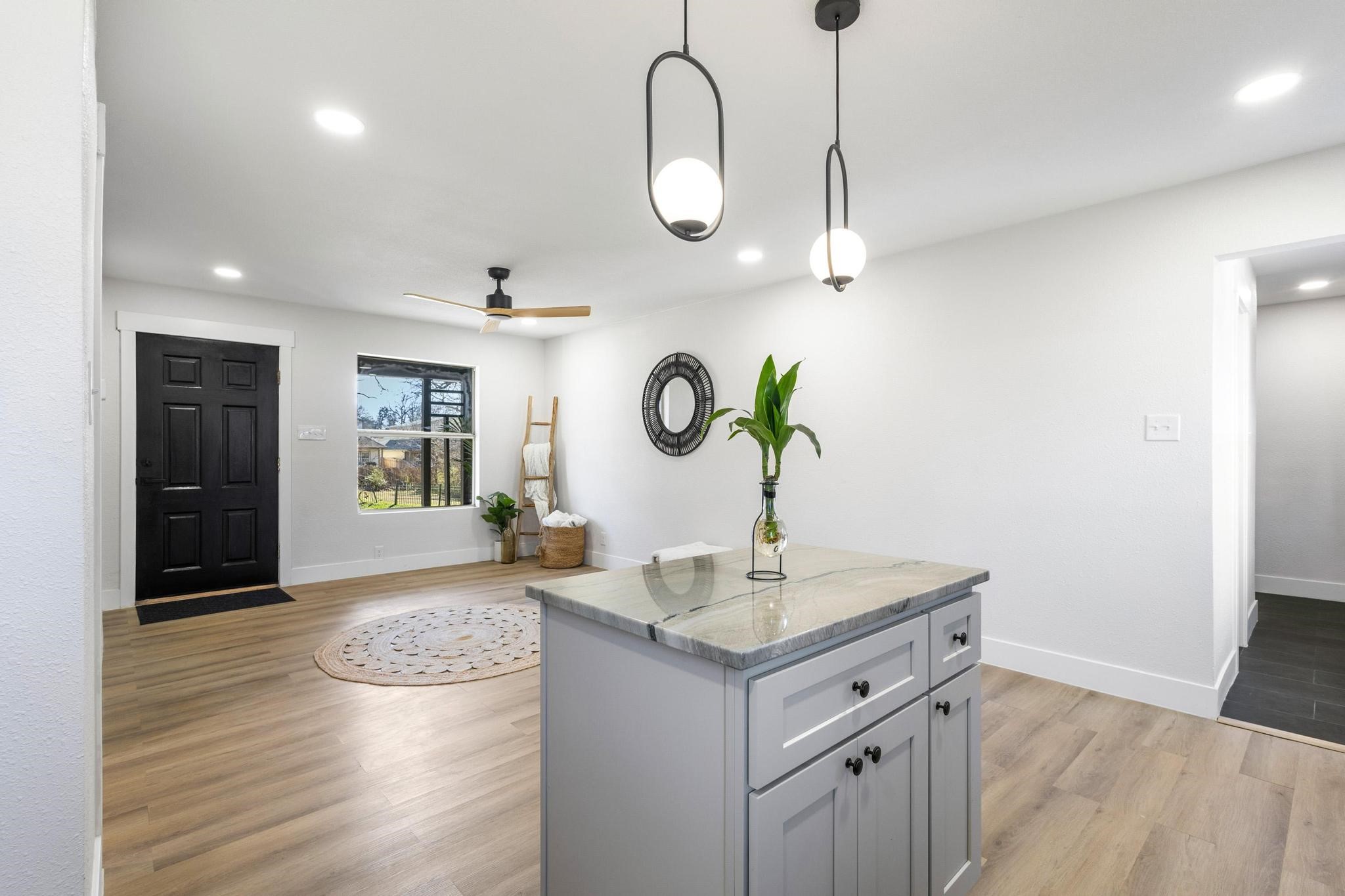 423 E Washington Street