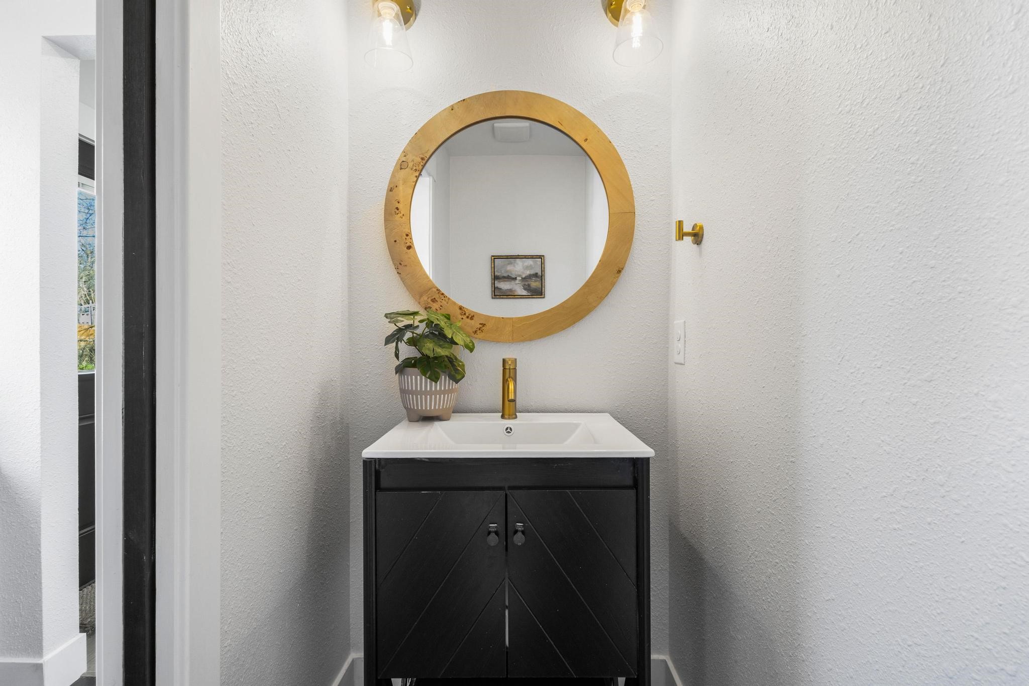 423 E Washington Street