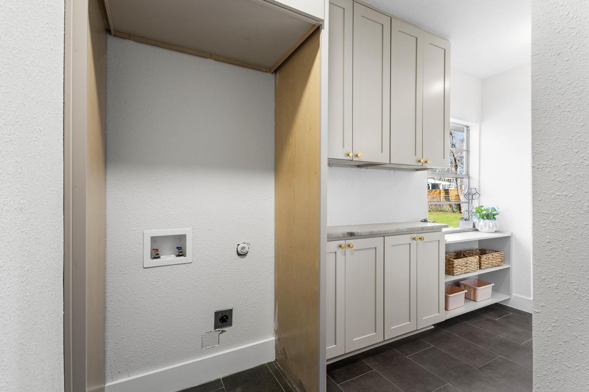 423 E Washington Street