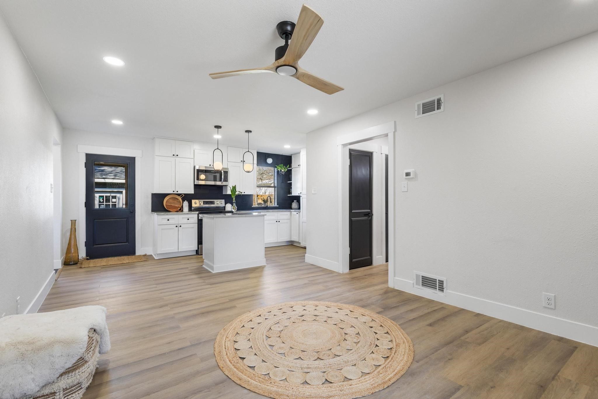 423 E Washington Street