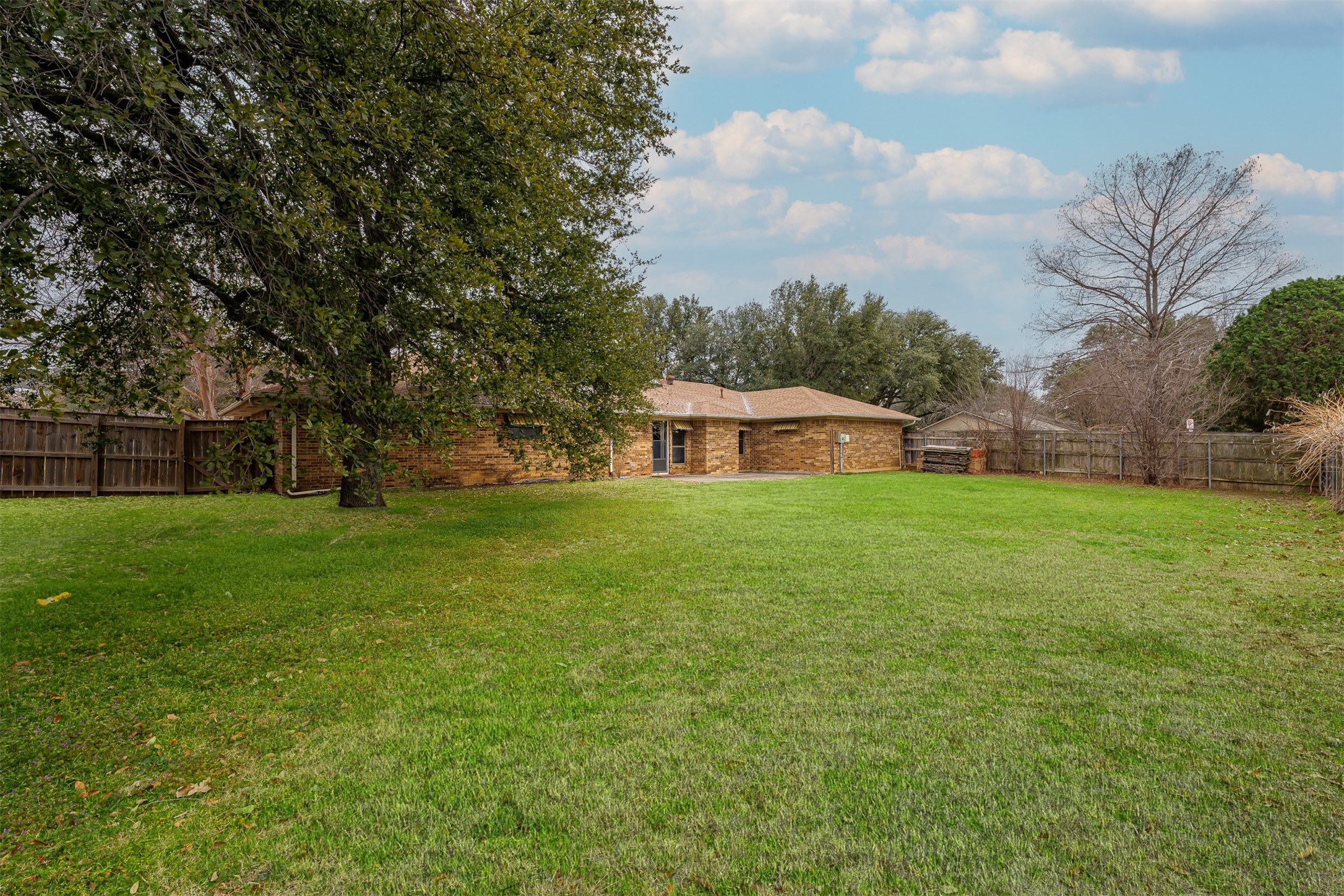 2001 Pembrooke Place