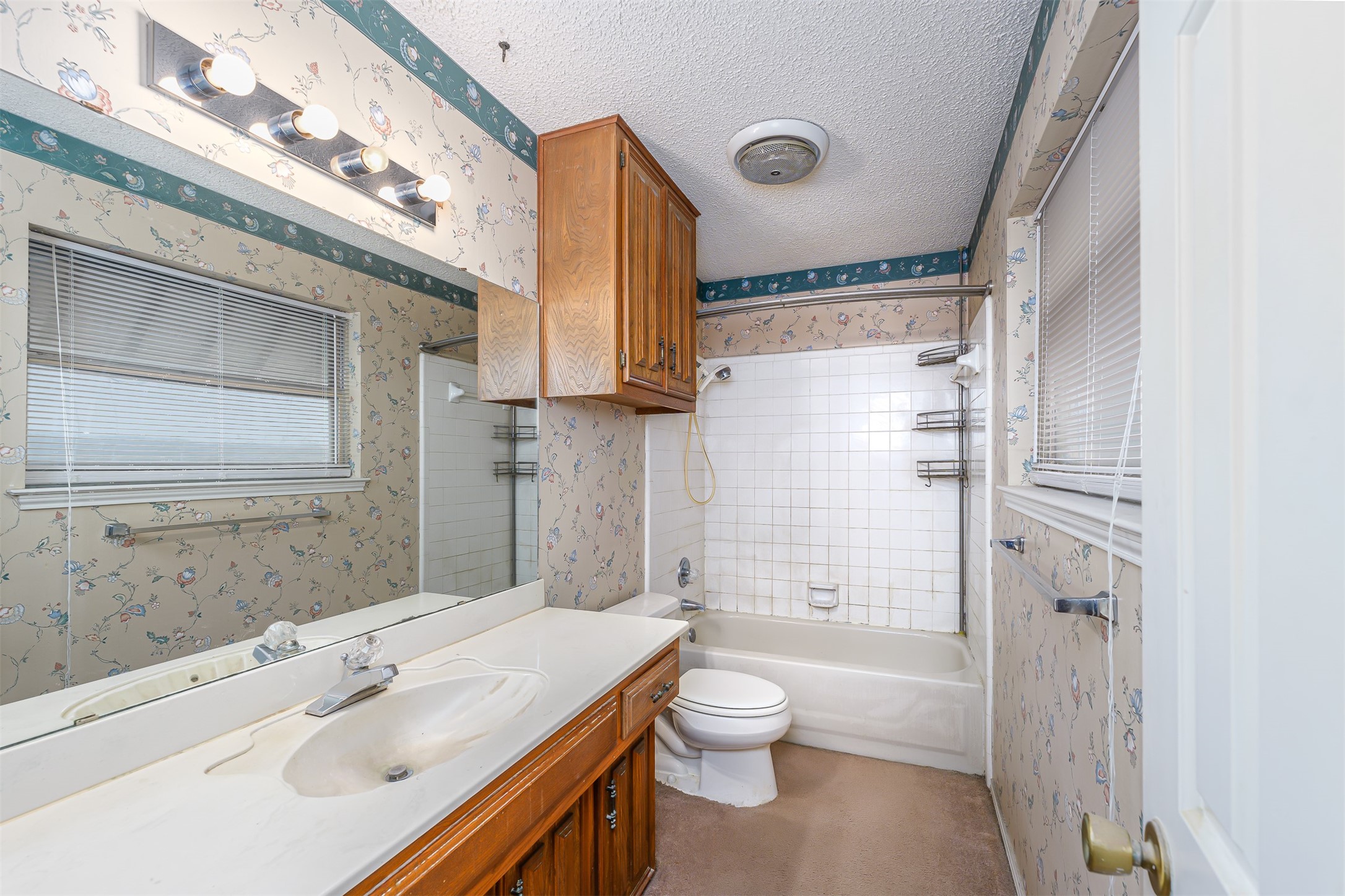 2001 Pembrooke Place