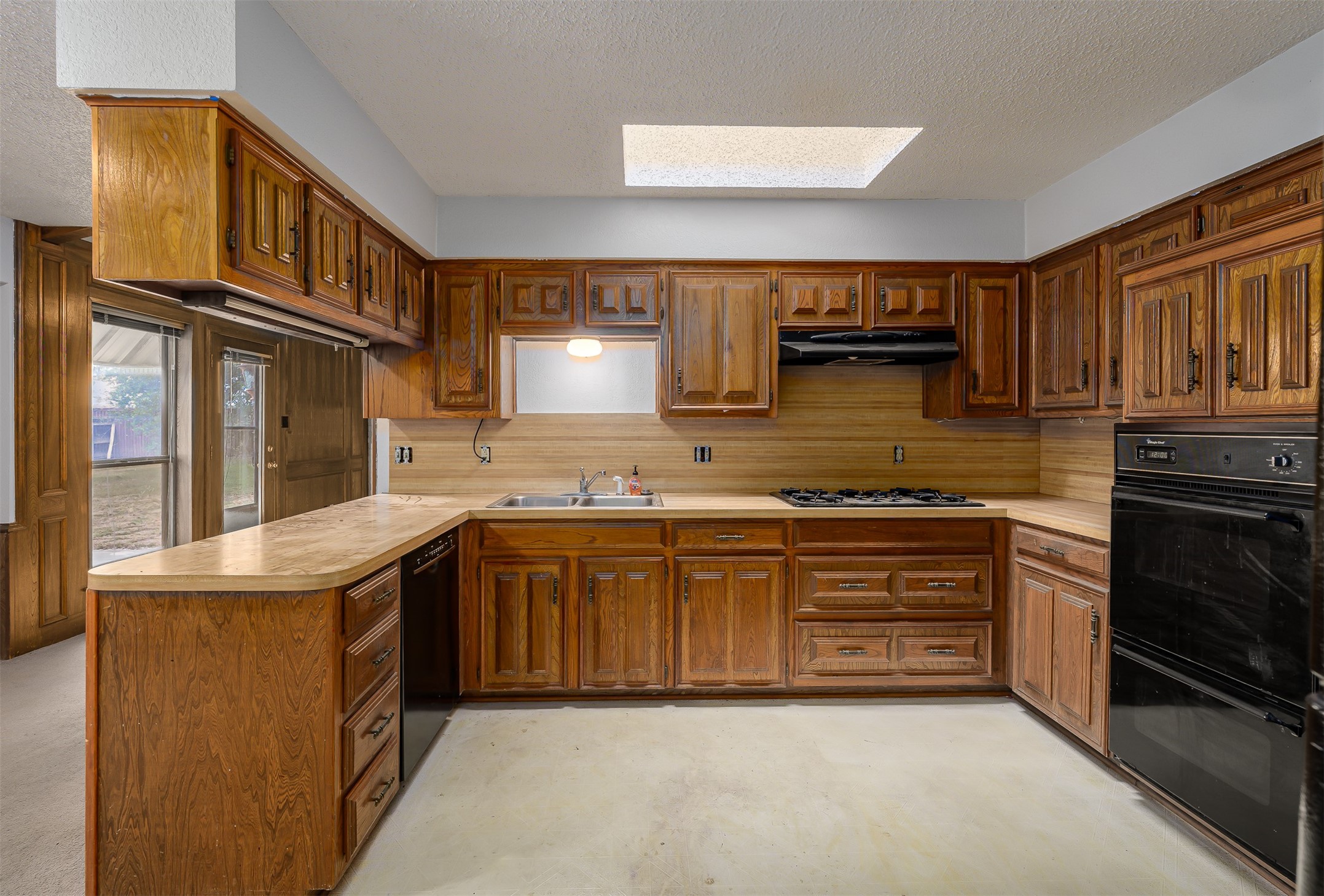 2001 Pembrooke Place