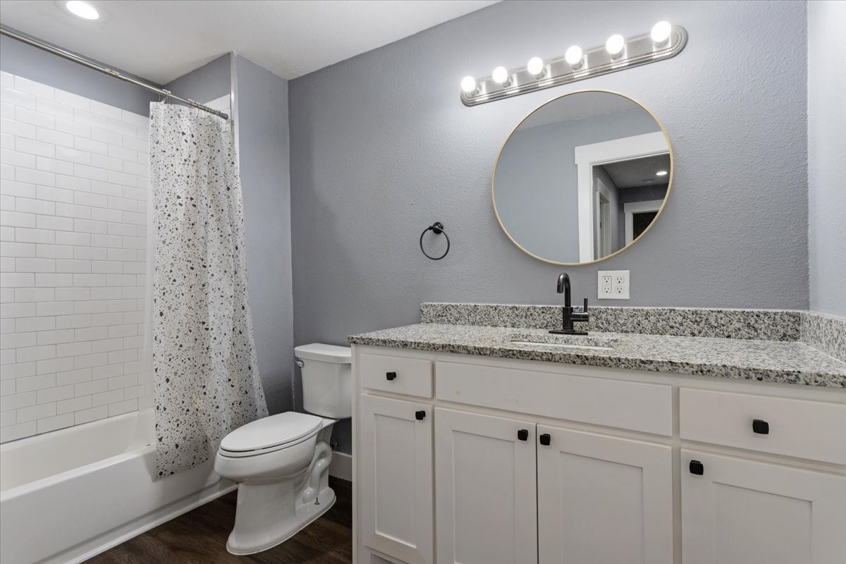 3015 S Fannin Avenue