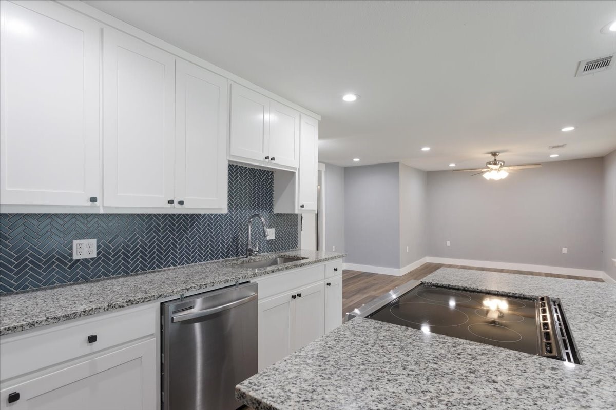 3015 S Fannin Avenue