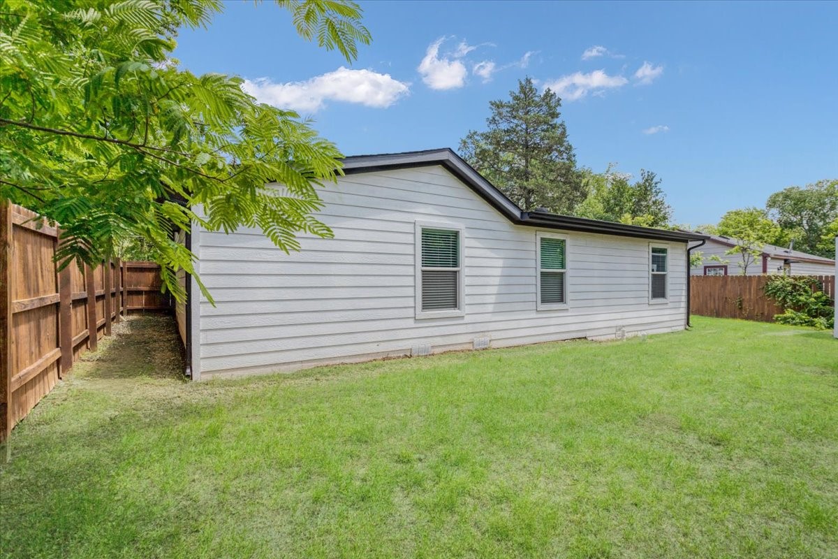 3015 S Fannin Avenue