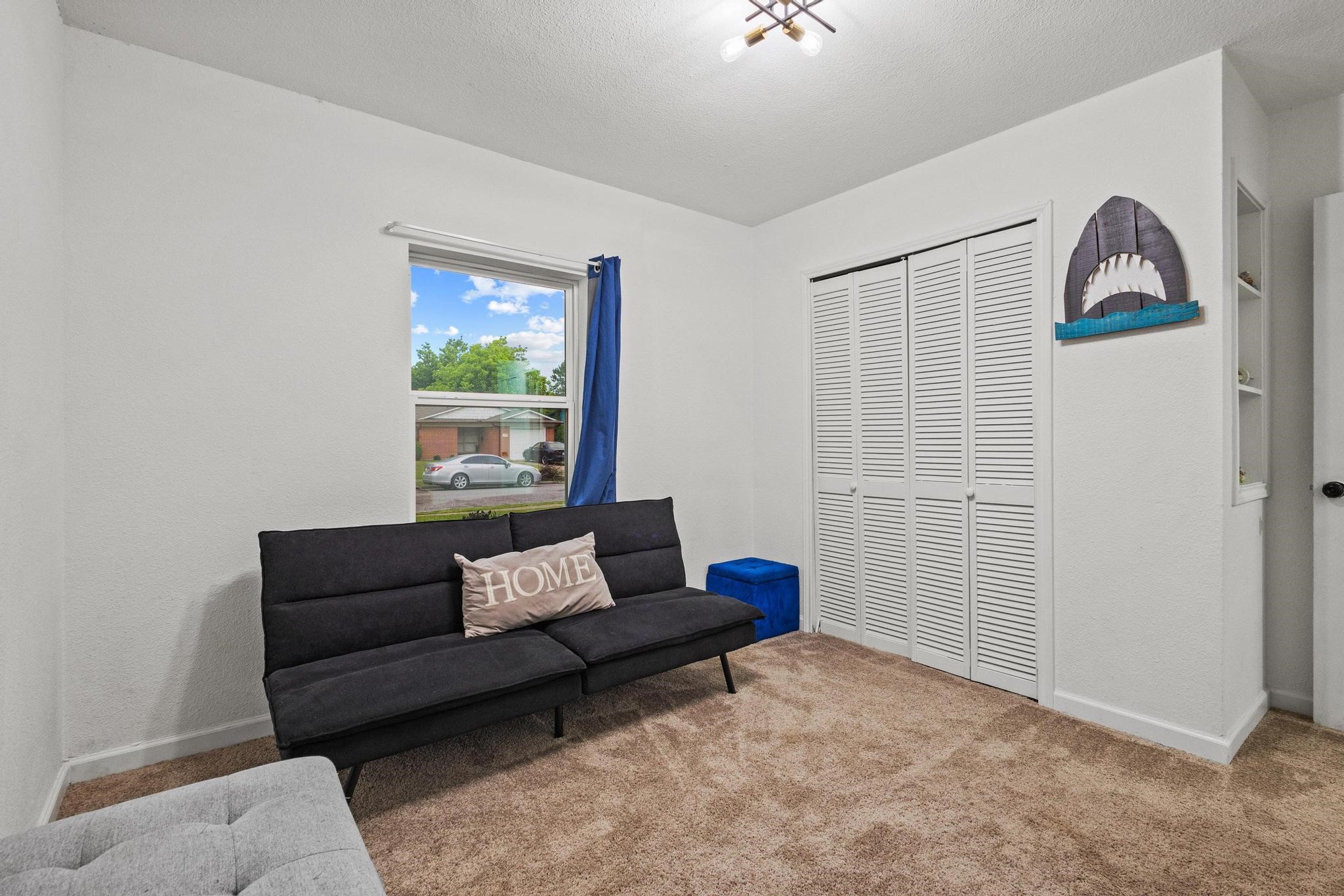 1807 W Belden Street