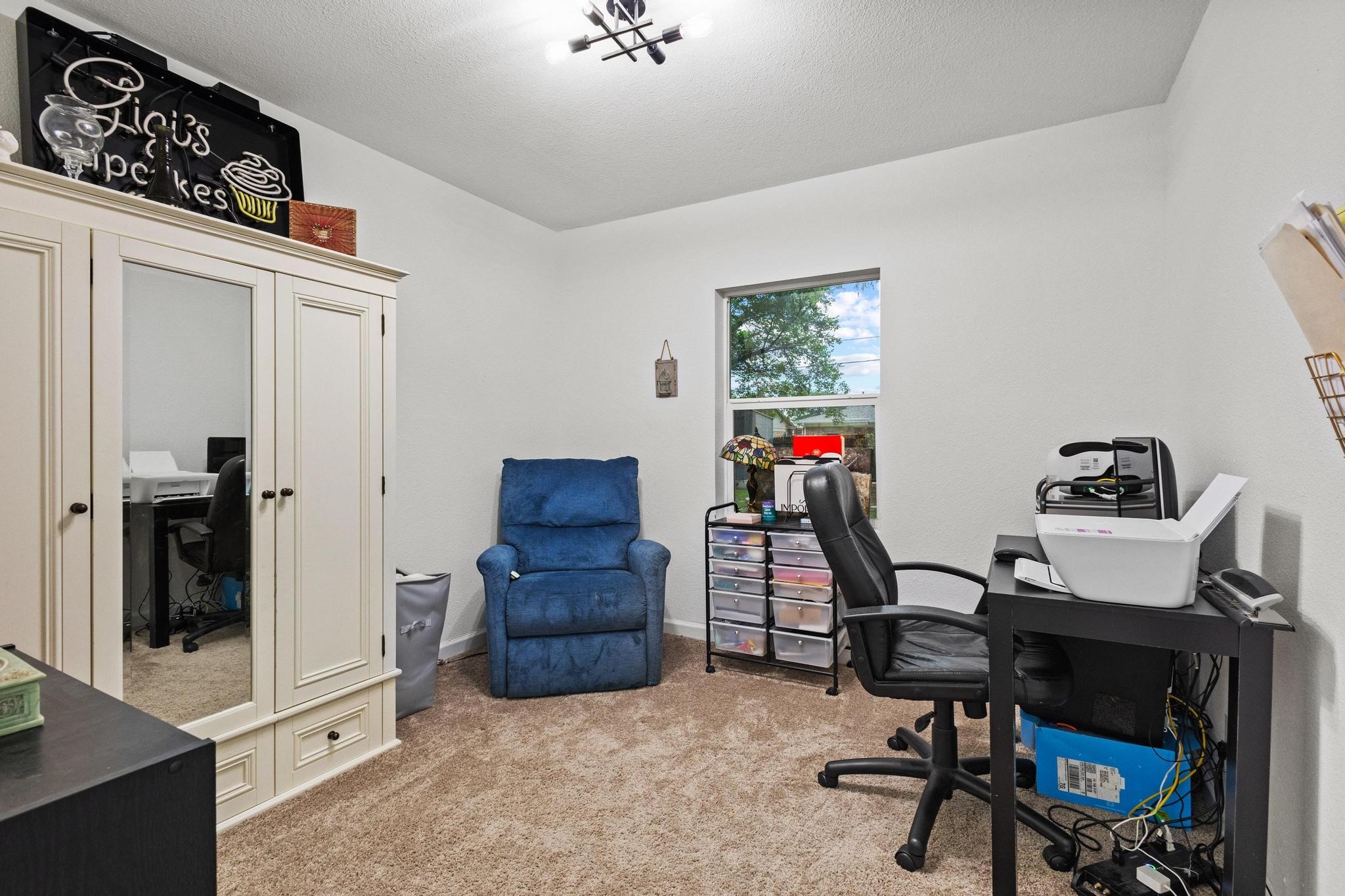 1807 W Belden Street