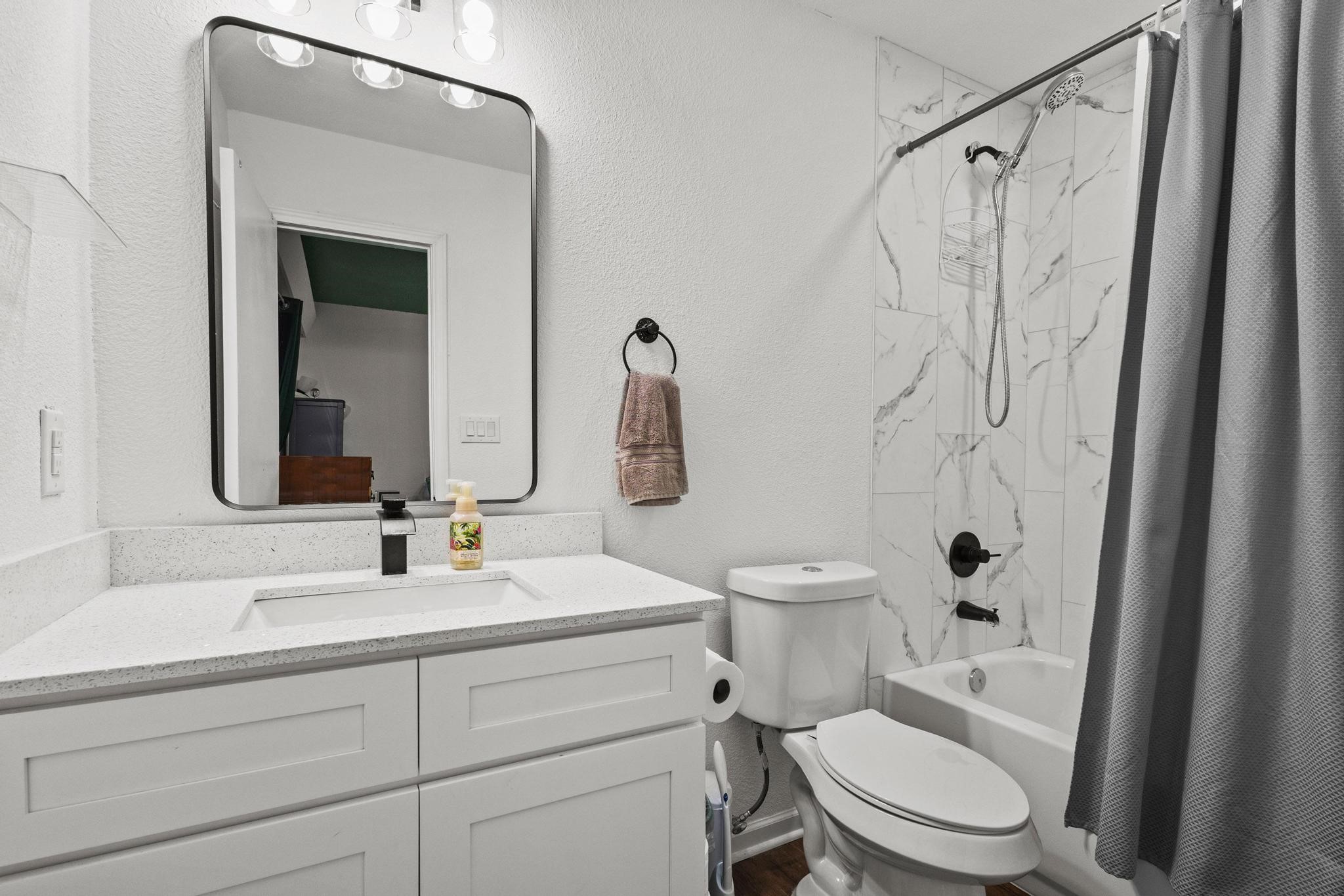 1807 W Belden Street