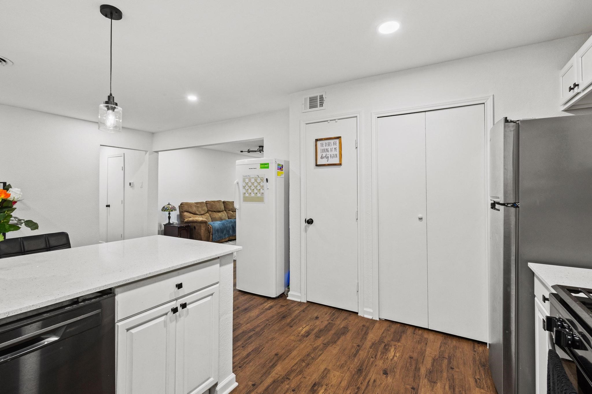 1807 W Belden Street